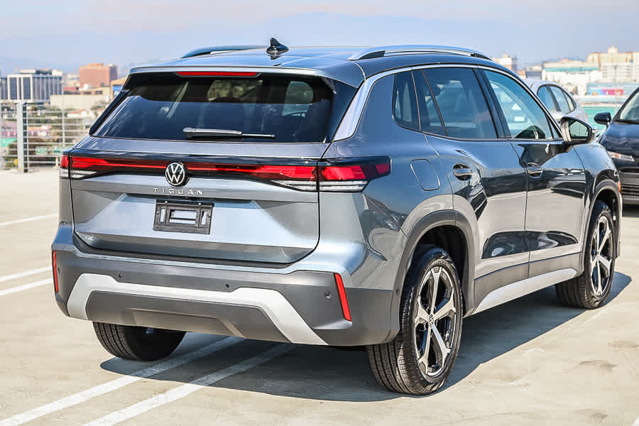Thumbnail: 2025 Volkswagen Tiguan - 6