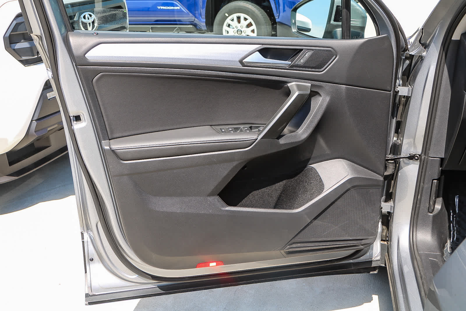 2024 Volkswagen Tiguan S 23