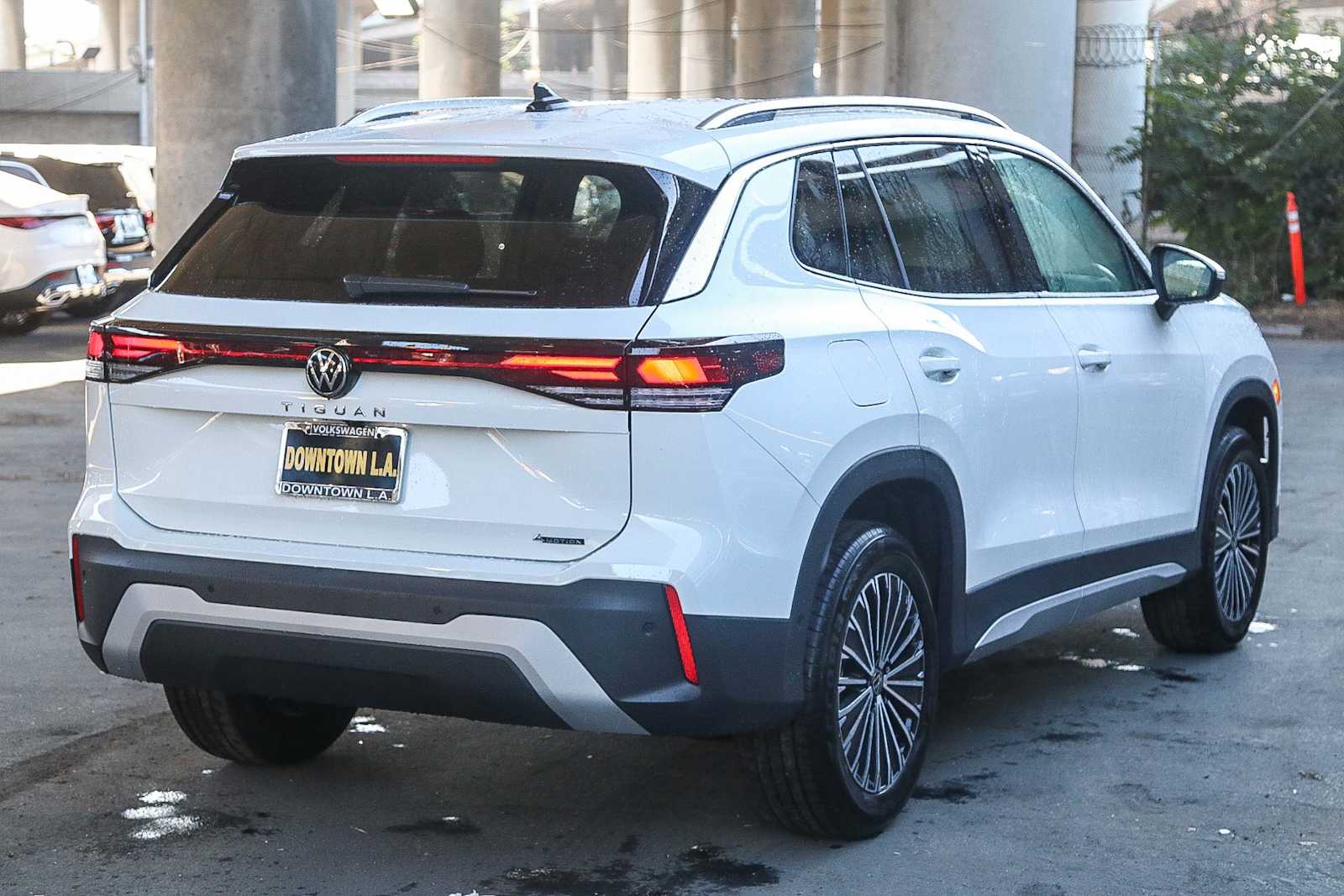 Thumbnail: 2025 Volkswagen Tiguan - 6