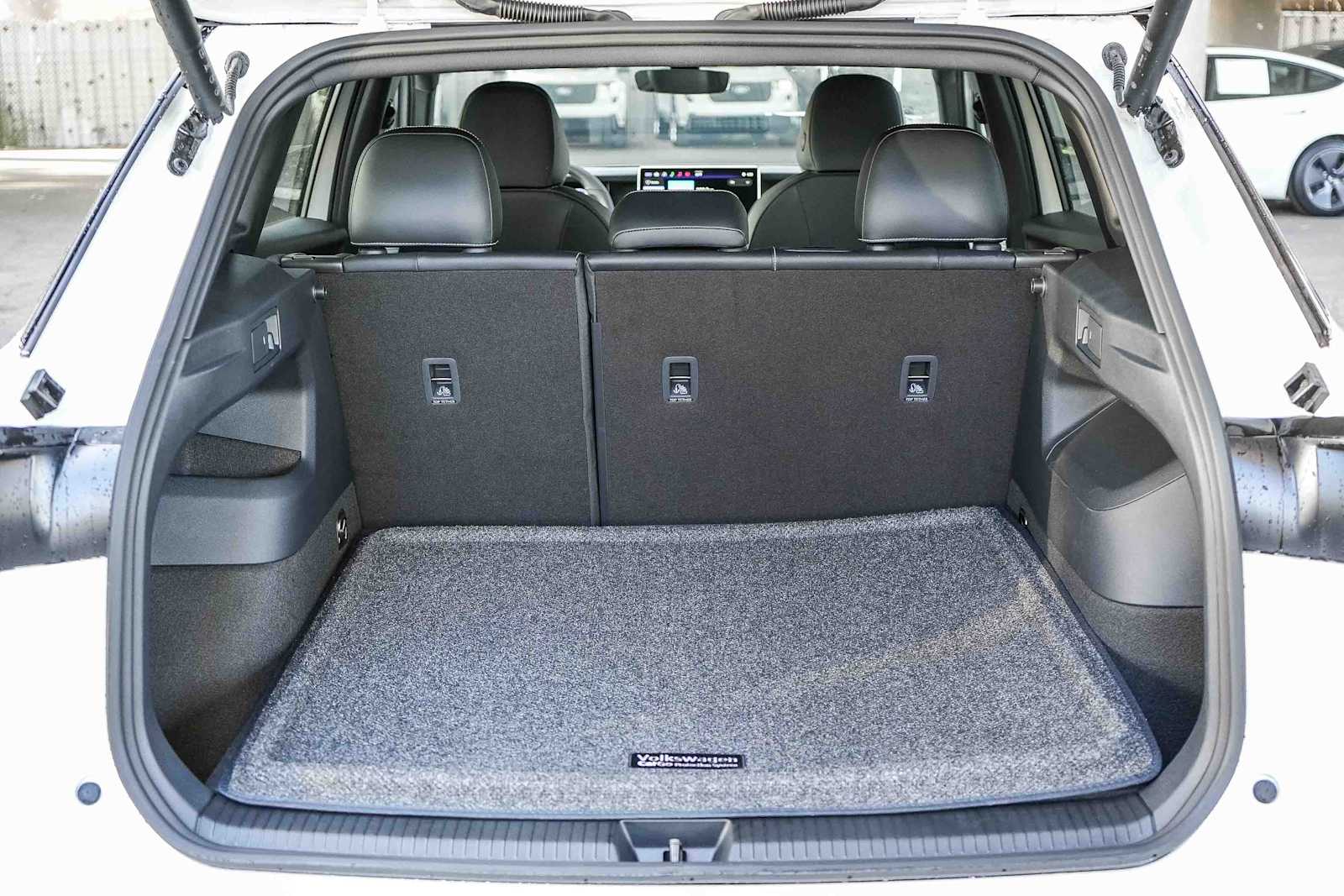 Thumbnail: 2026 Volkswagen Tiguan - 12