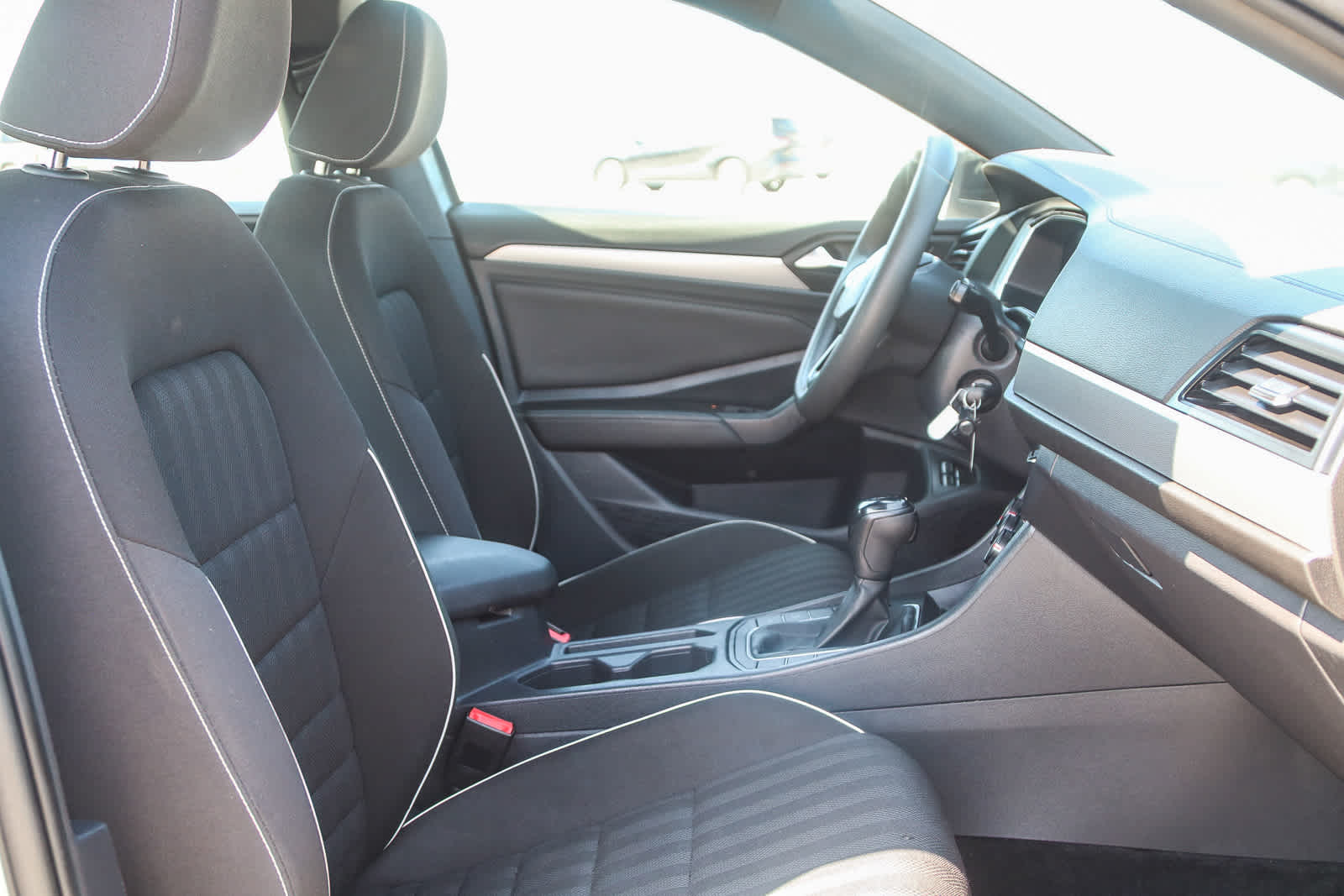 Thumbnail: 2023 Volkswagen Jetta - 17