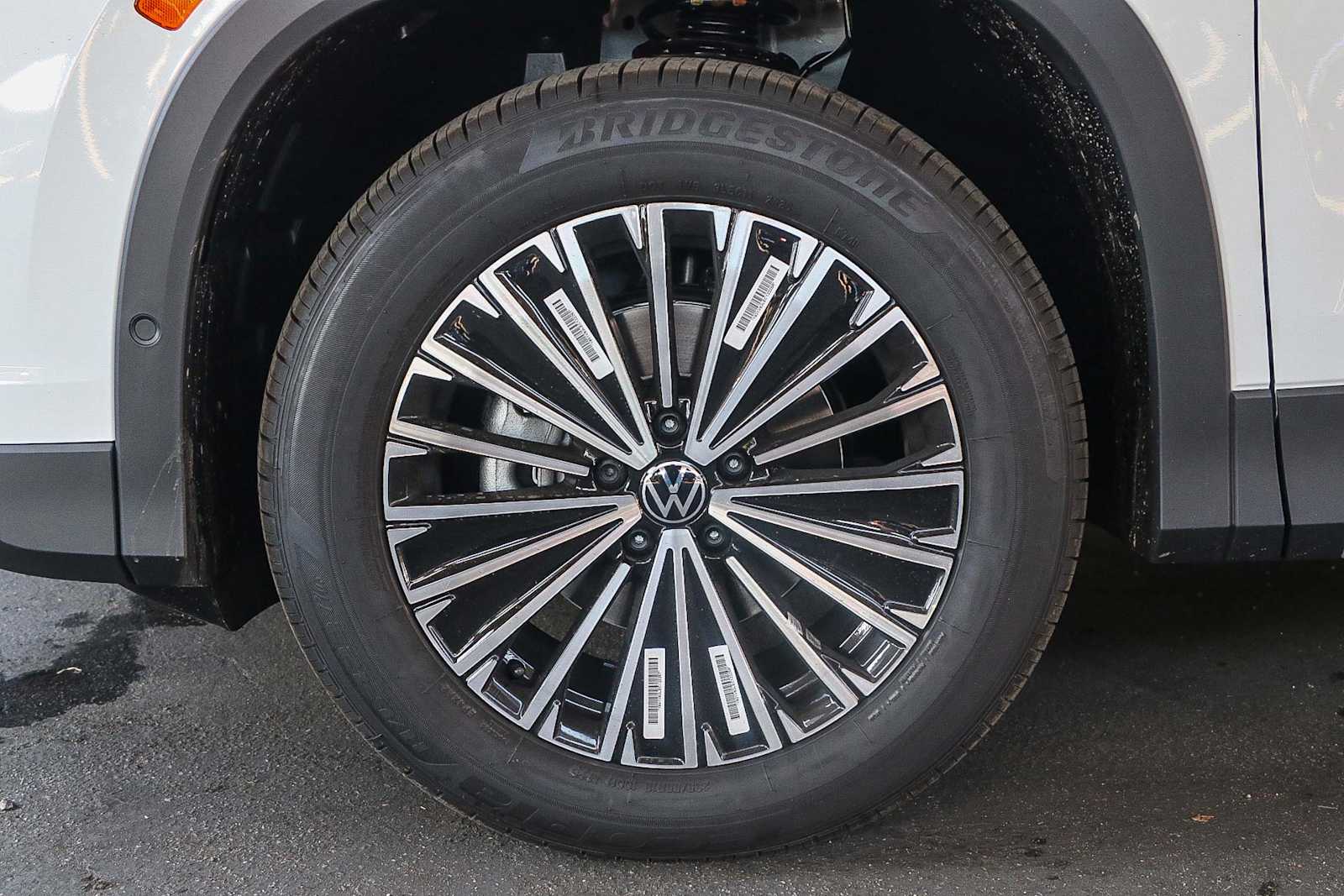 Thumbnail: 2025 Volkswagen Tiguan - 11