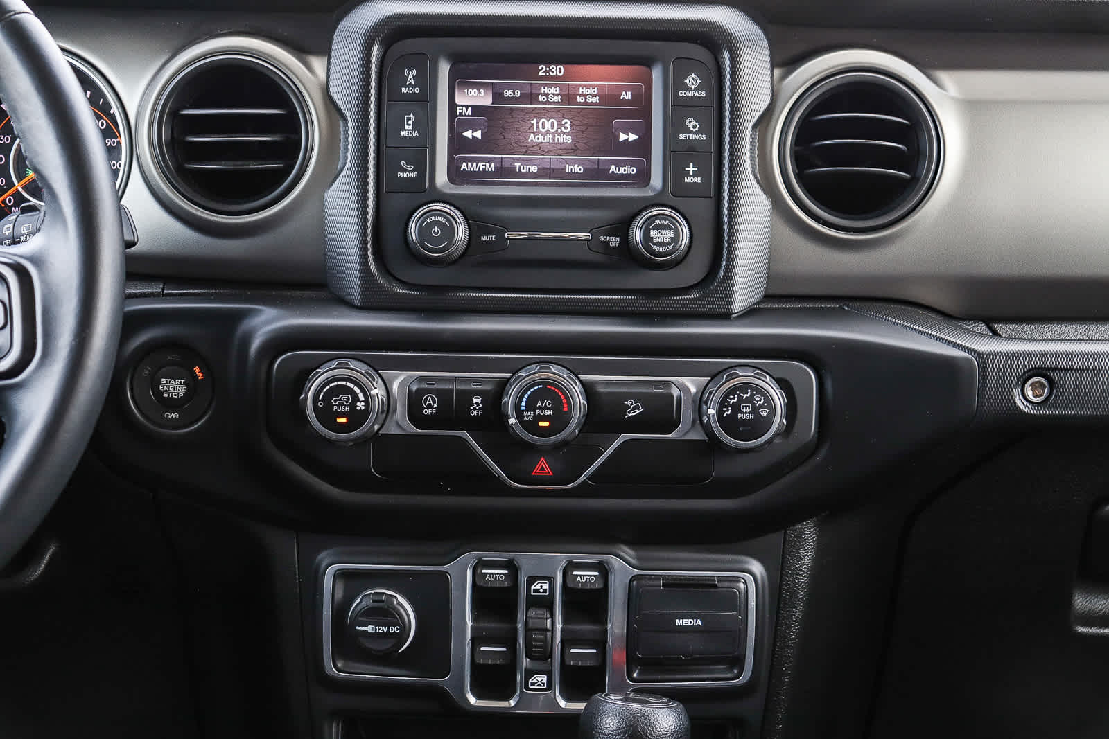 Thumbnail: 2018 Jeep Wrangler - 13