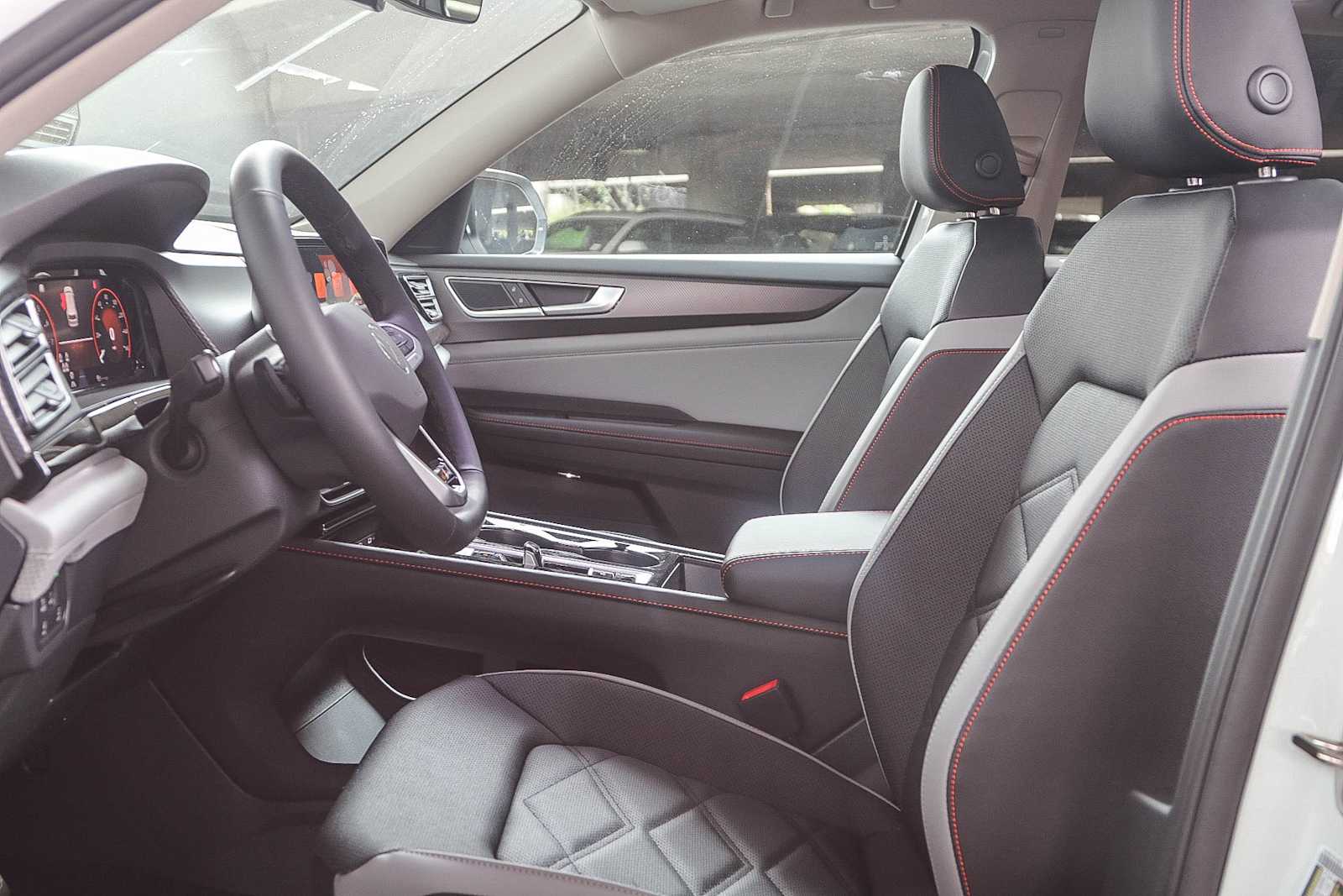 Thumbnail: 2025 Volkswagen Atlas - 16