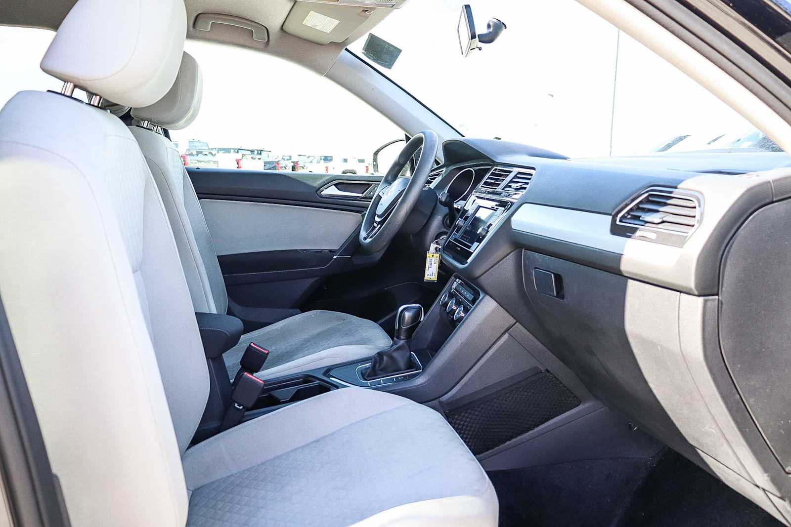 Thumbnail: 2020 Volkswagen Tiguan - 15