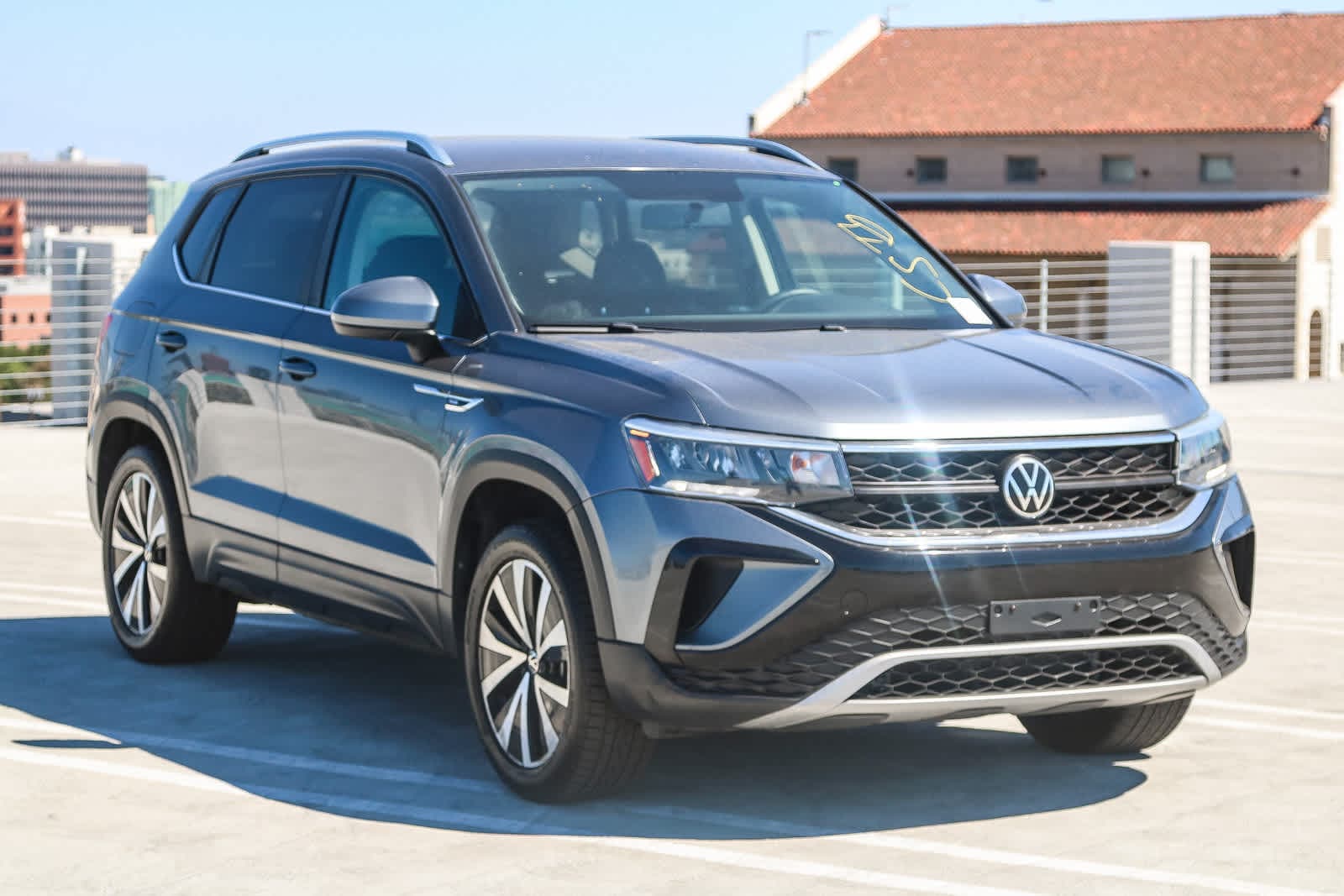 Thumbnail: 2022 Volkswagen Taos - 3