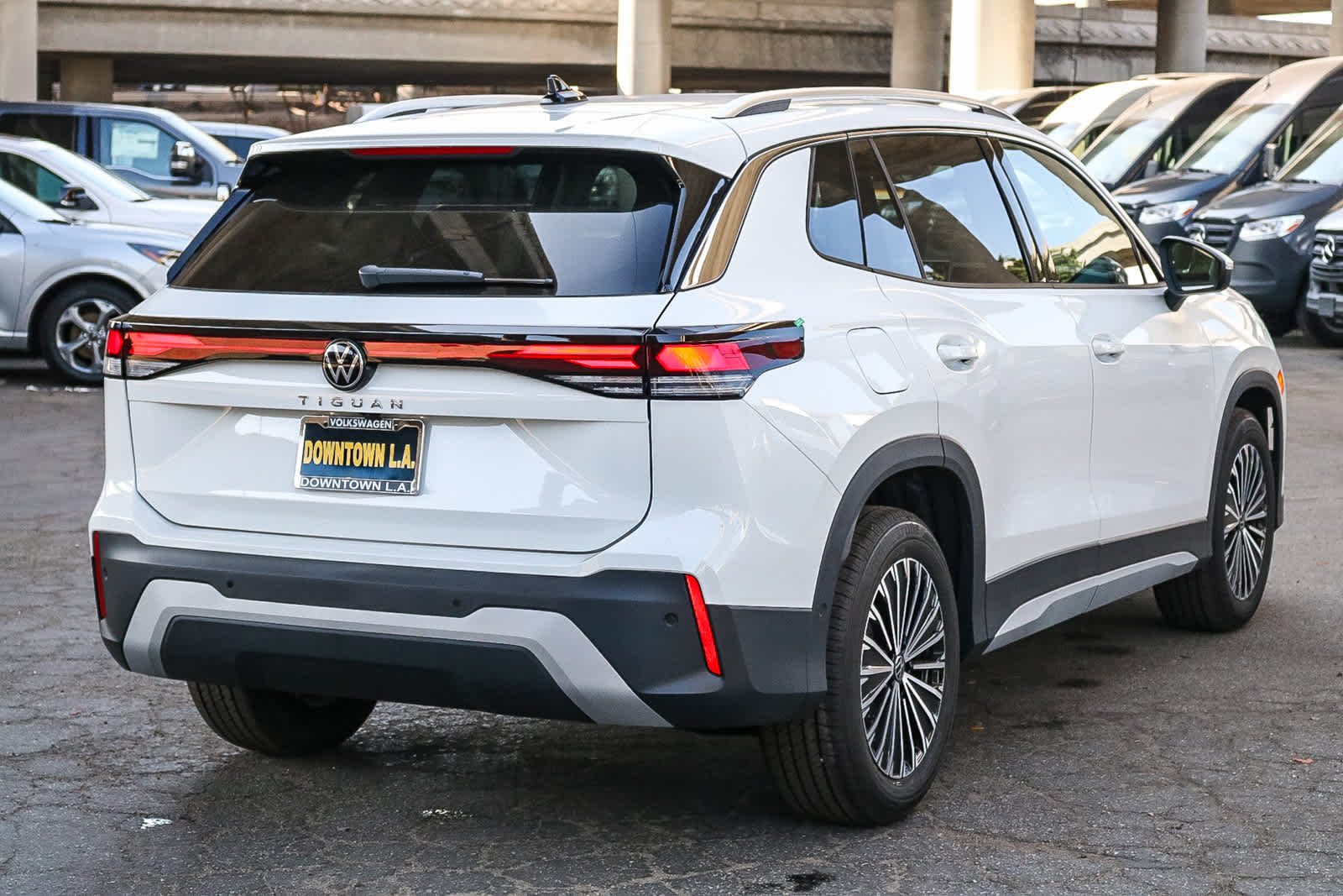 Thumbnail: 2025 Volkswagen Tiguan - 6