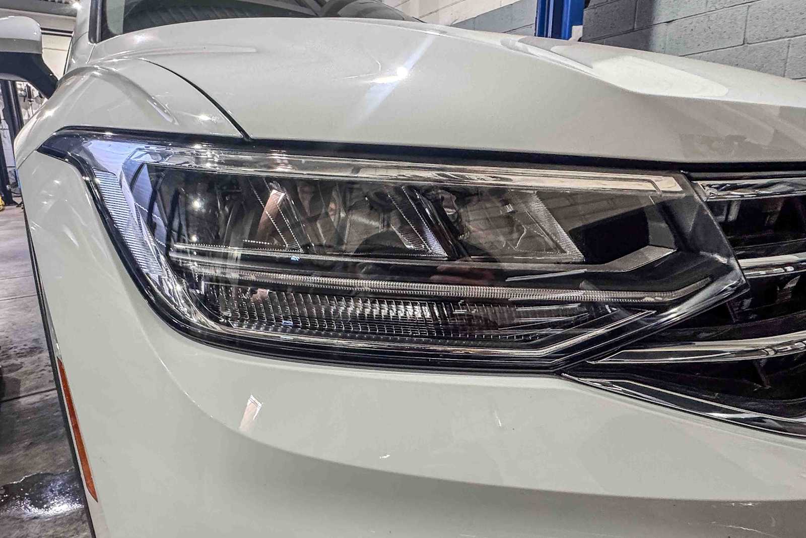 Thumbnail: 2022 Volkswagen Tiguan - 3