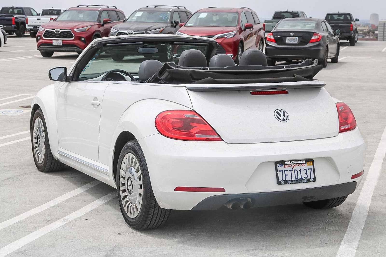 Thumbnail: 2014 Volkswagen Beetle - 18