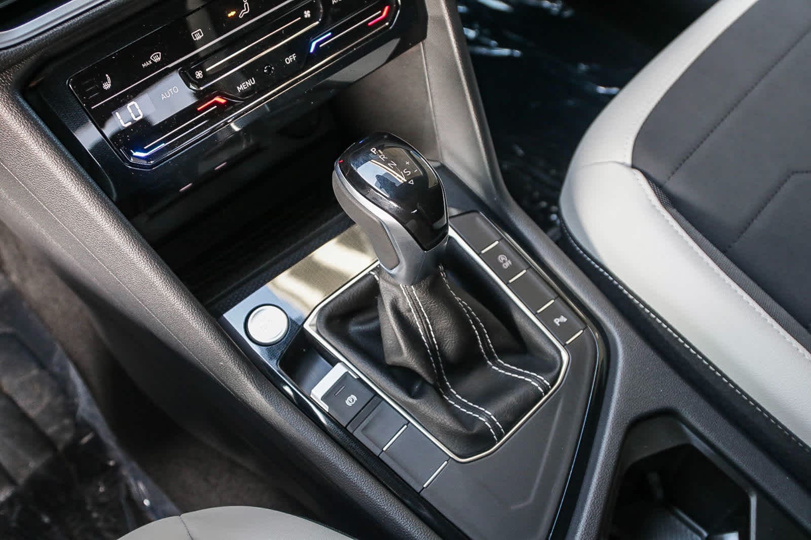 Thumbnail: 2025 Volkswagen Taos - 19