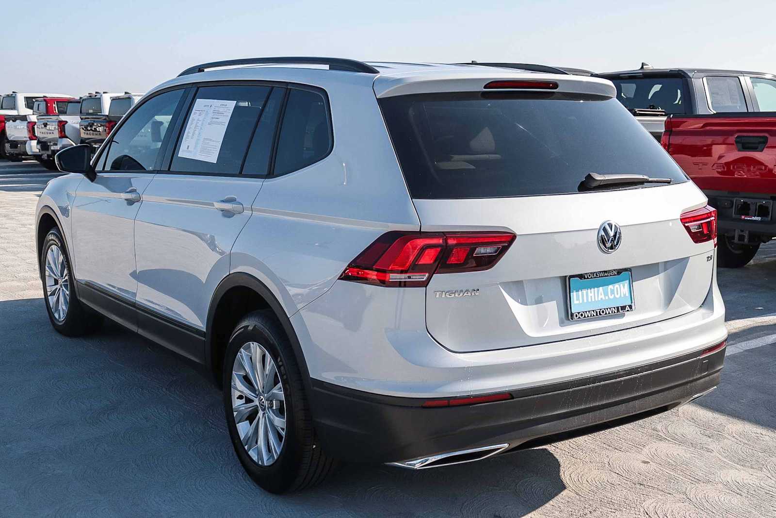 Thumbnail: 2018 Volkswagen Tiguan - 7