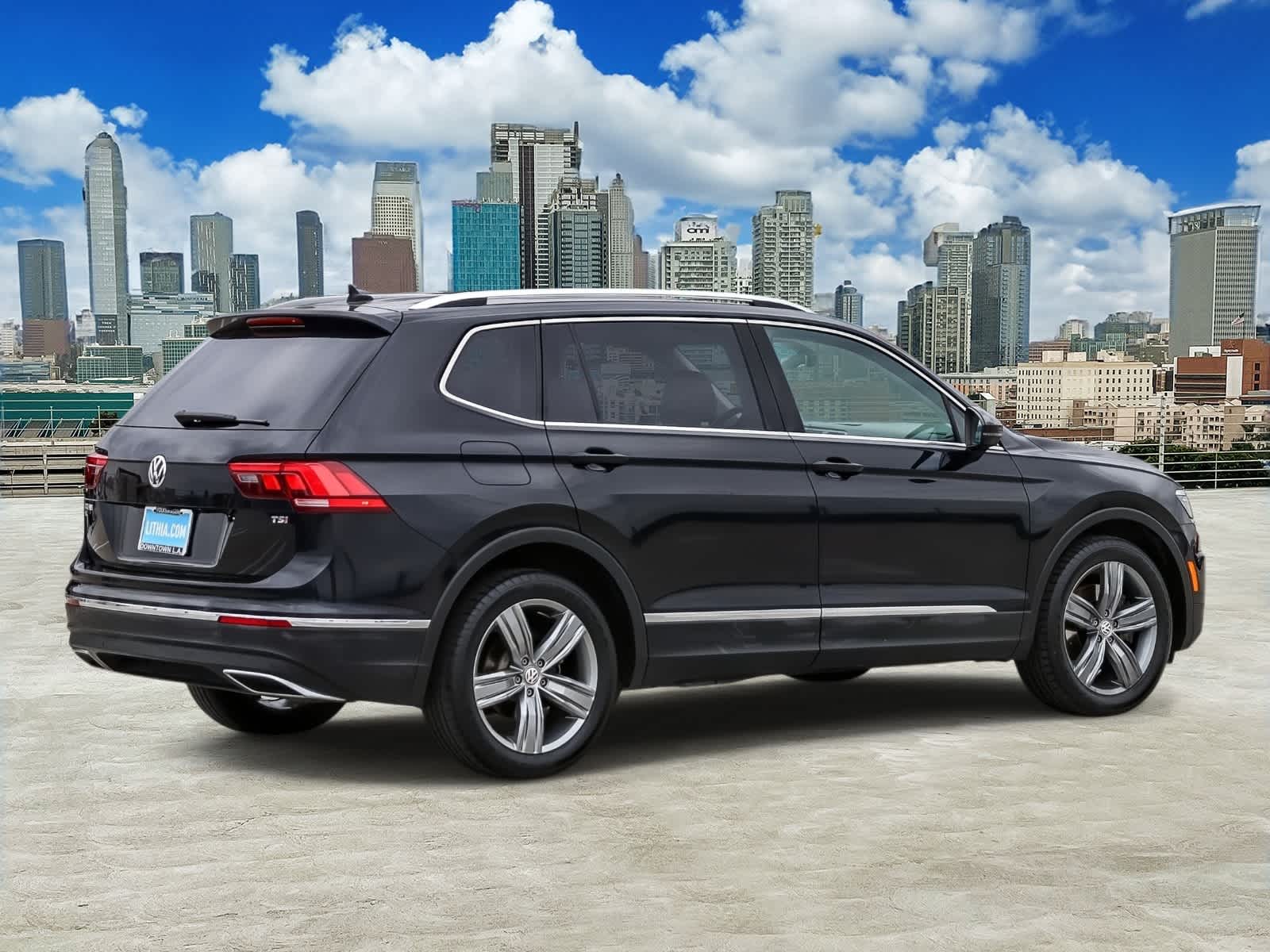 Thumbnail: 2018 Volkswagen Tiguan - 4
