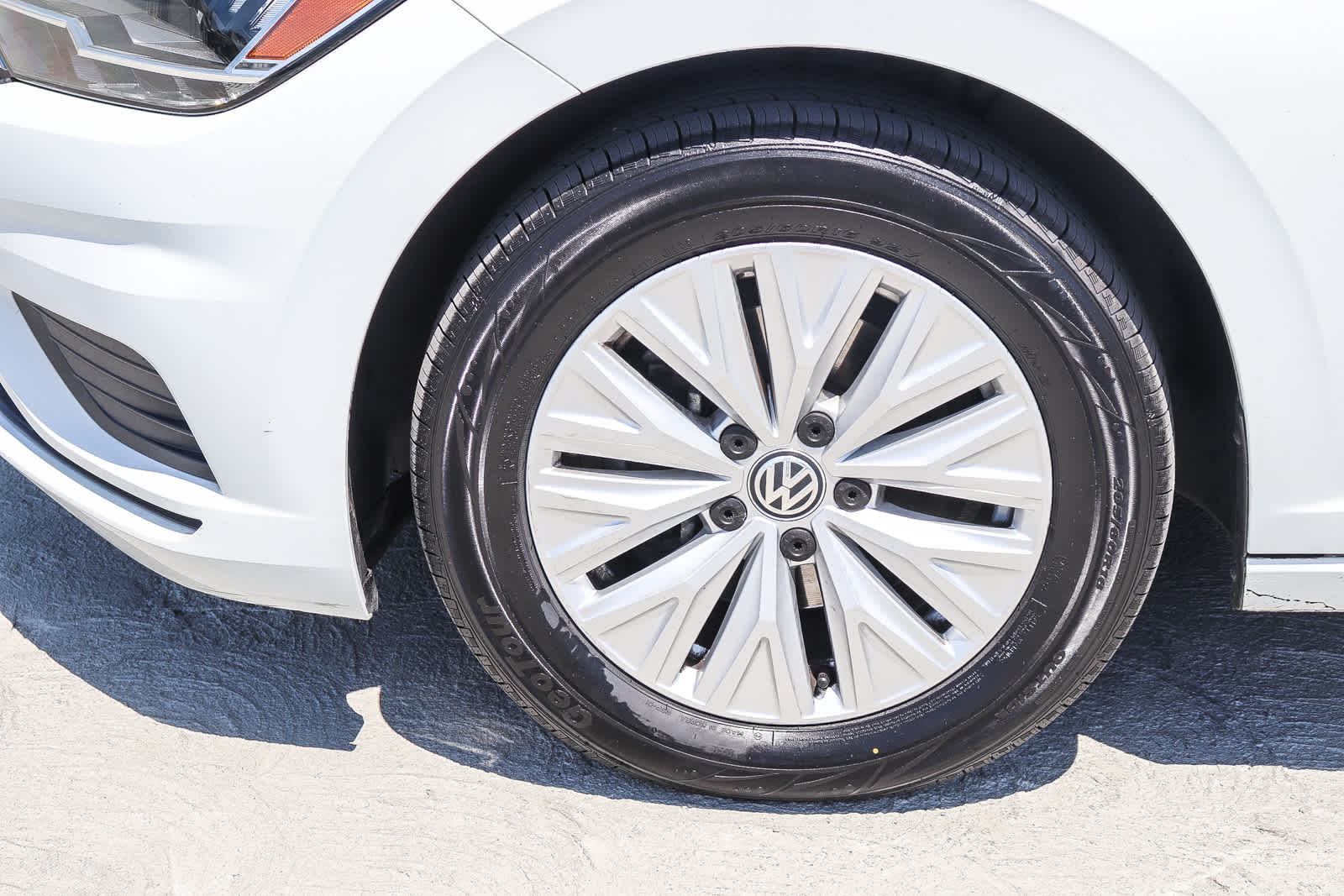 Thumbnail: 2019 Volkswagen Jetta - 11