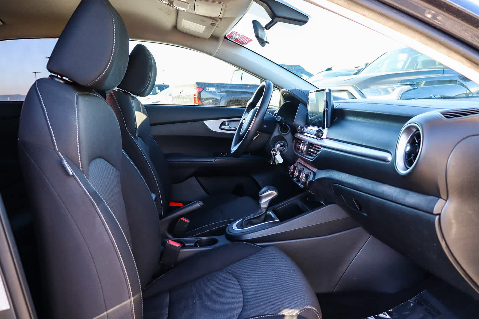 Thumbnail: 2022 Kia Forte - 17