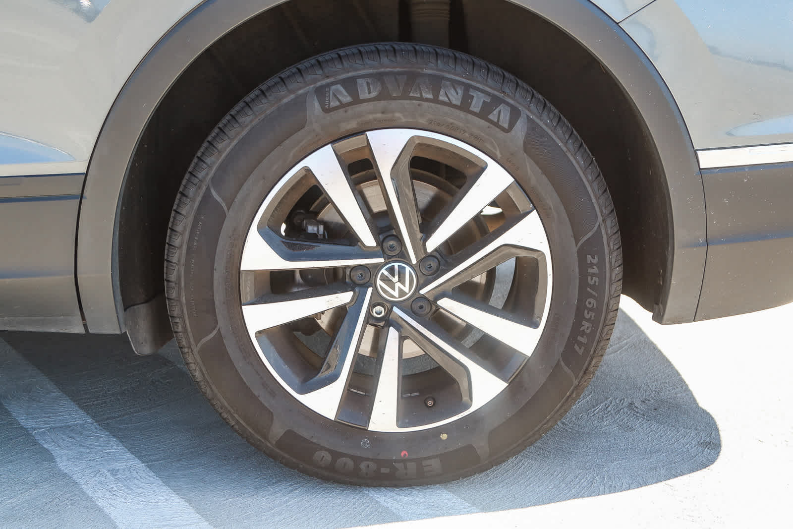 Thumbnail: 2024 Volkswagen Tiguan - 13