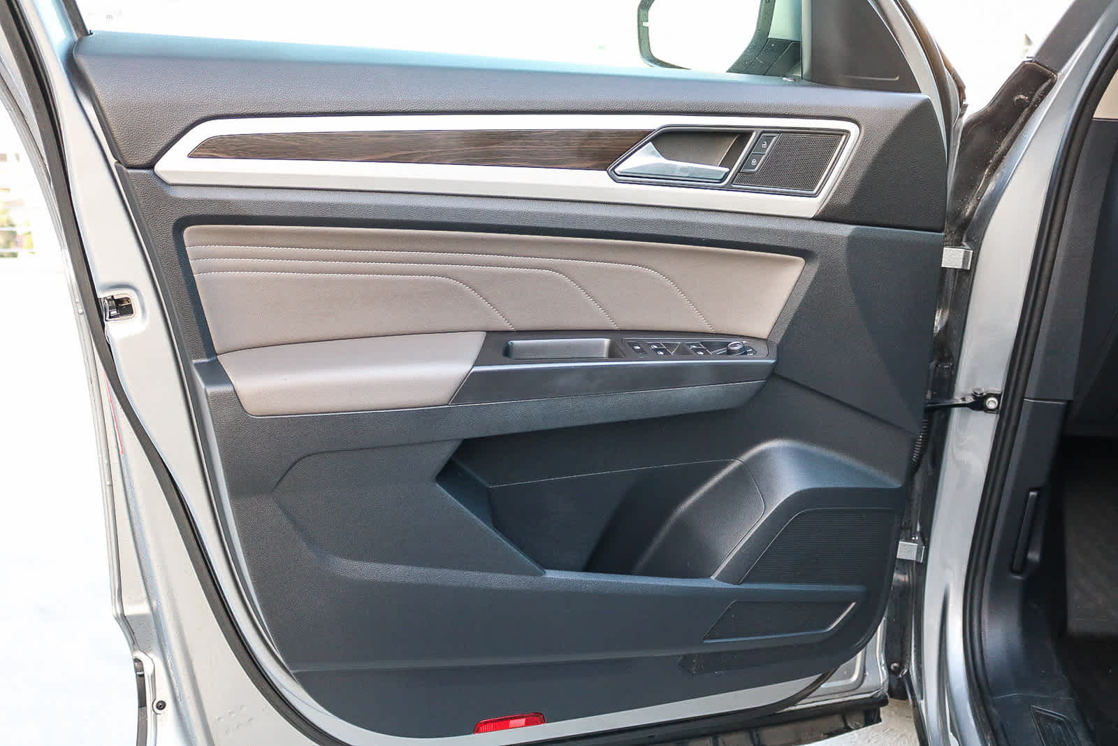 Thumbnail: 2022 Volkswagen Atlas - 23