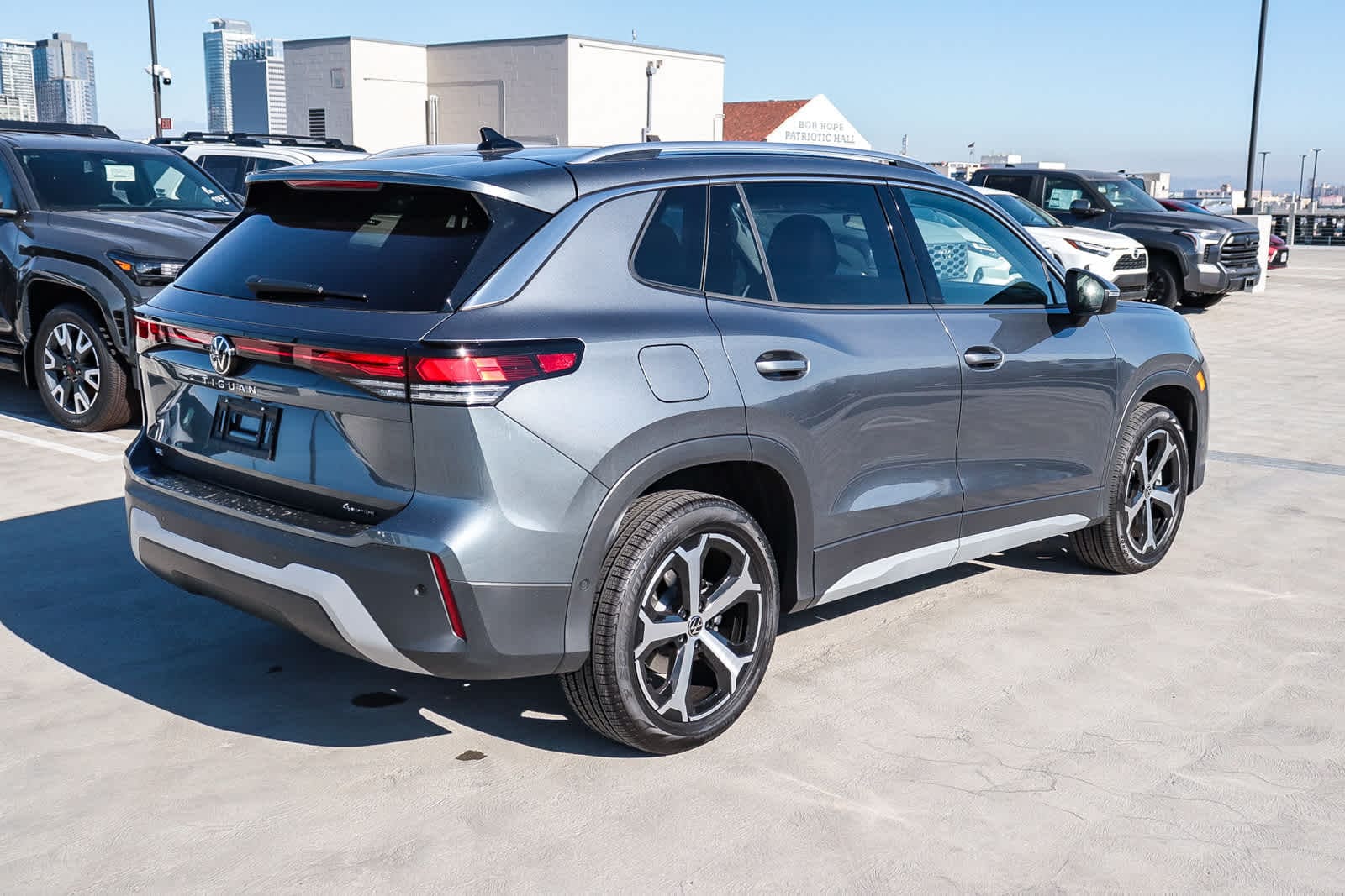 Thumbnail: 2025 Volkswagen Tiguan - 6