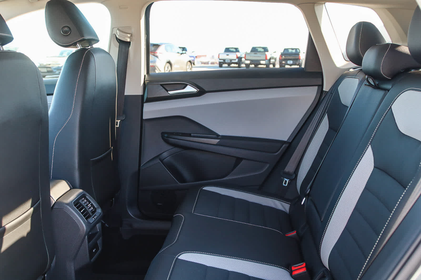 Thumbnail: 2022 Volkswagen Taos - 18