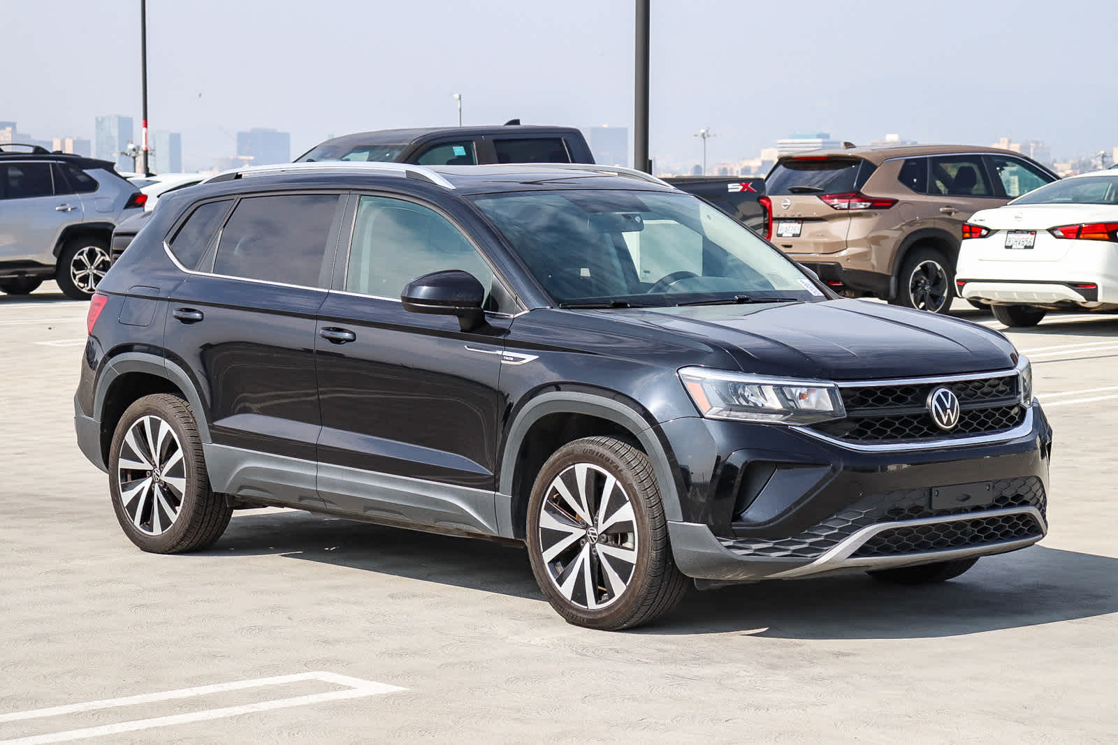 Thumbnail: 2022 Volkswagen Taos - 3