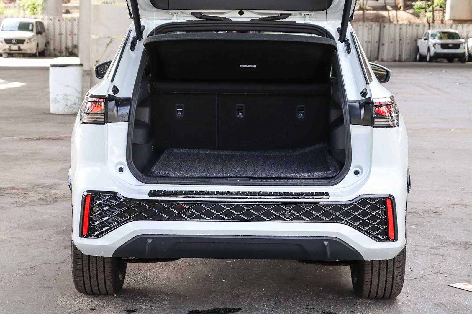 Thumbnail: 2026 Volkswagen Tiguan - 12