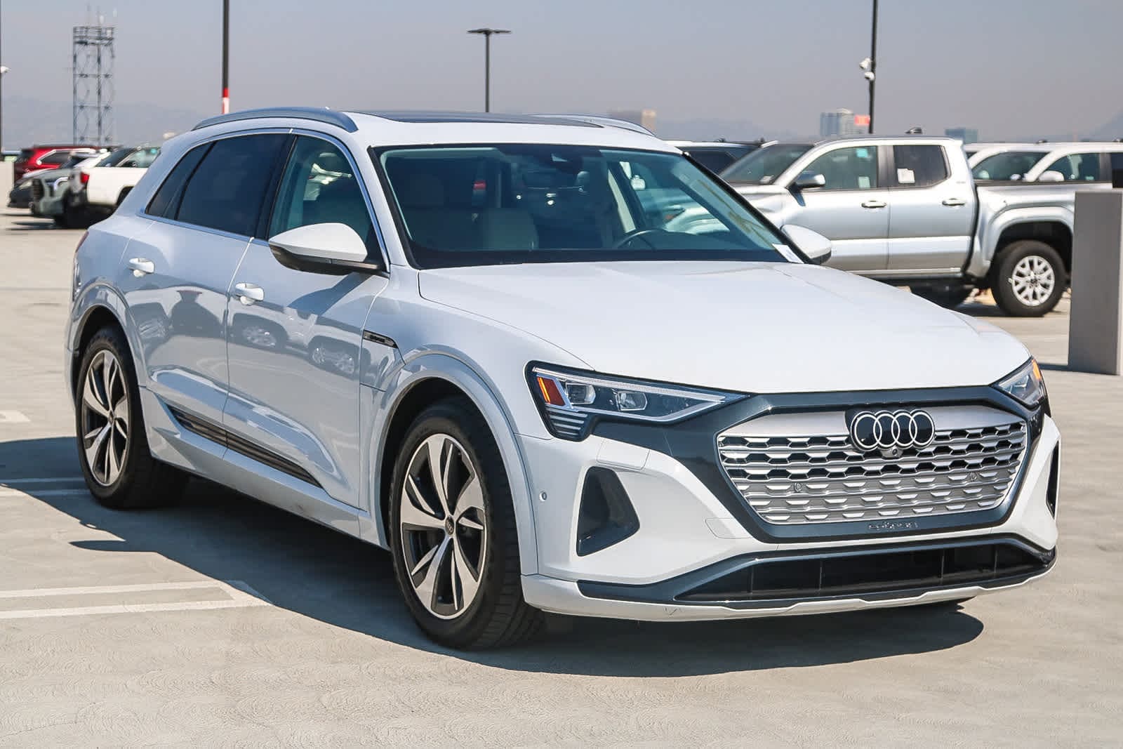 Thumbnail: 2024 Audi Q8 e-tron - 3