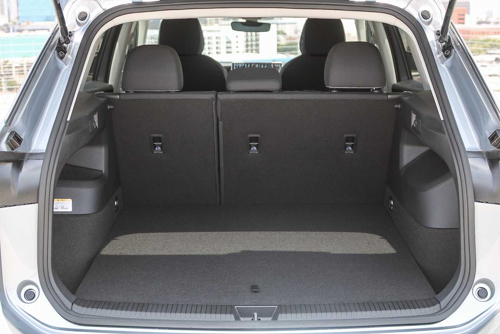 Thumbnail: 2025 Volkswagen Tiguan - 12