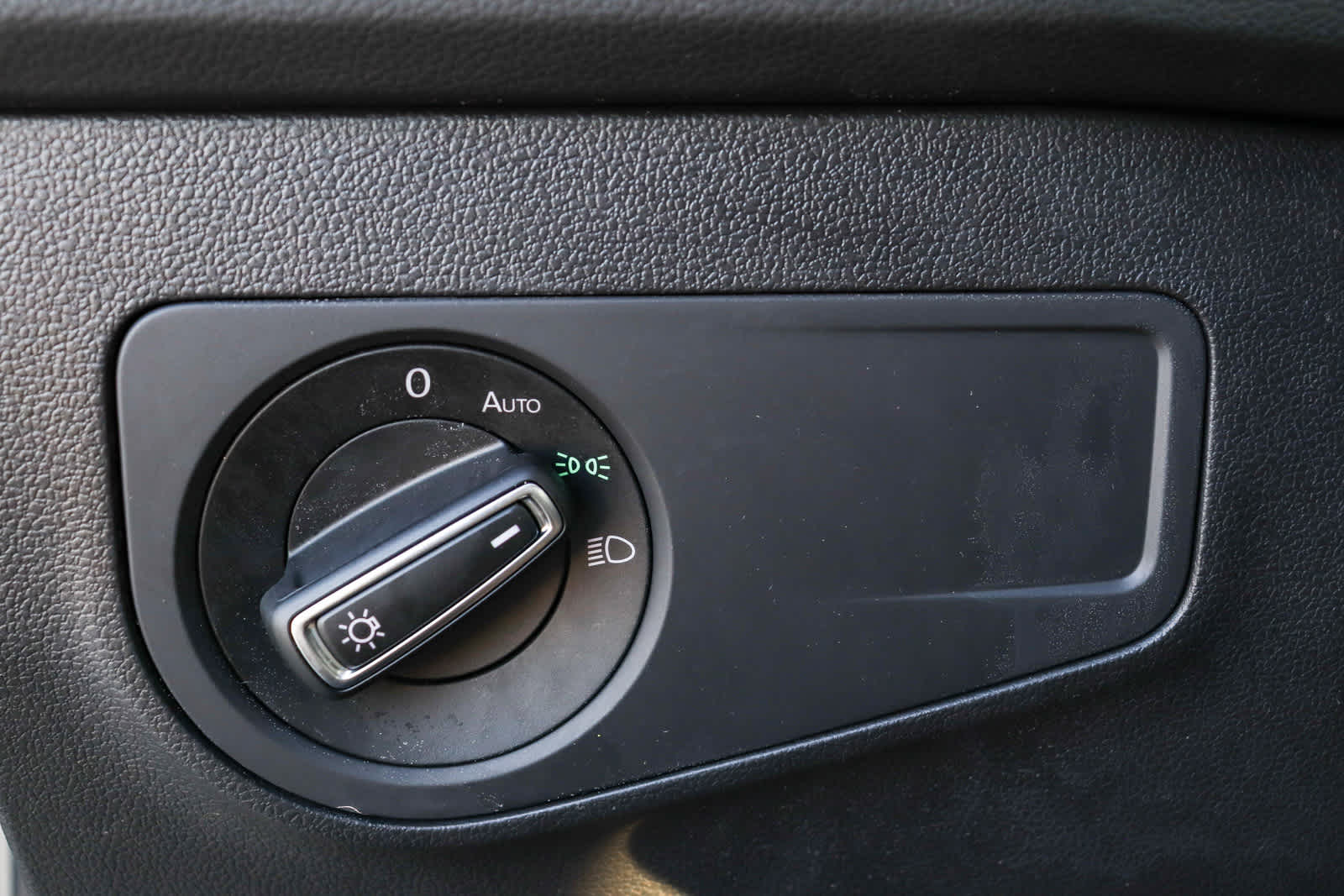 Thumbnail: 2022 Volkswagen Tiguan - 23