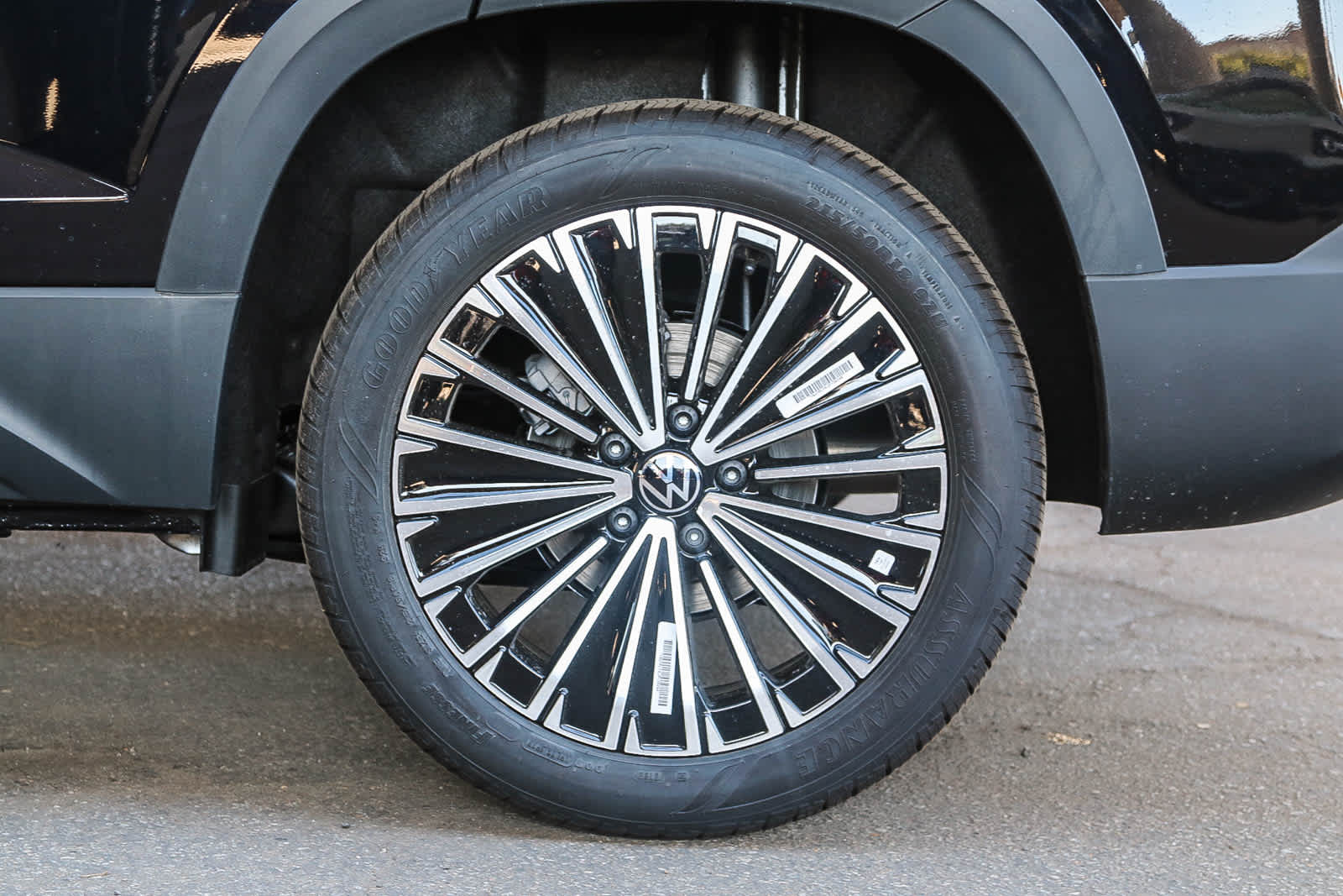 Thumbnail: 2025 Volkswagen Taos - 10