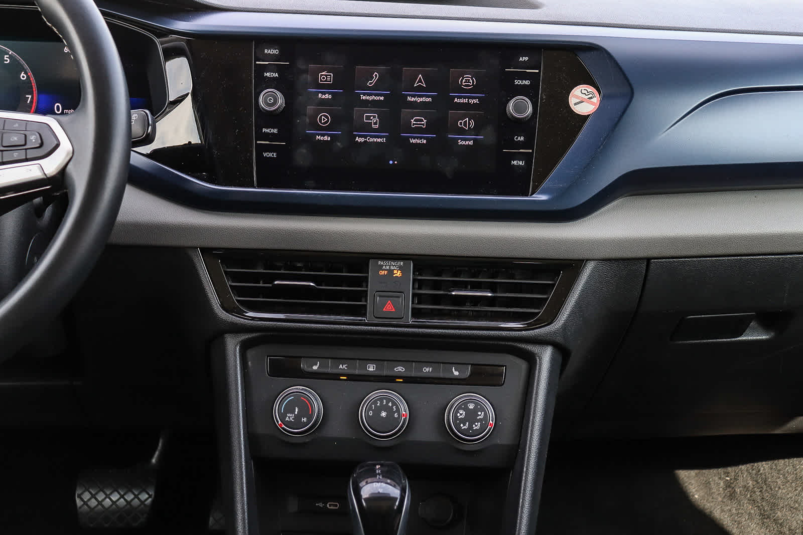 Thumbnail: 2022 Volkswagen Taos - 13