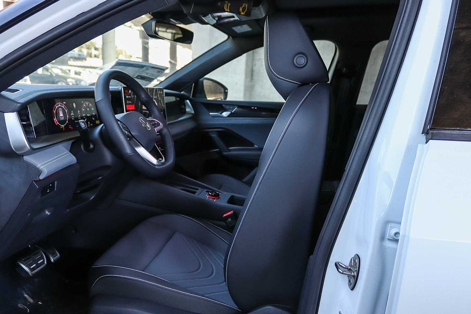 Thumbnail: 2026 Volkswagen Tiguan - 18