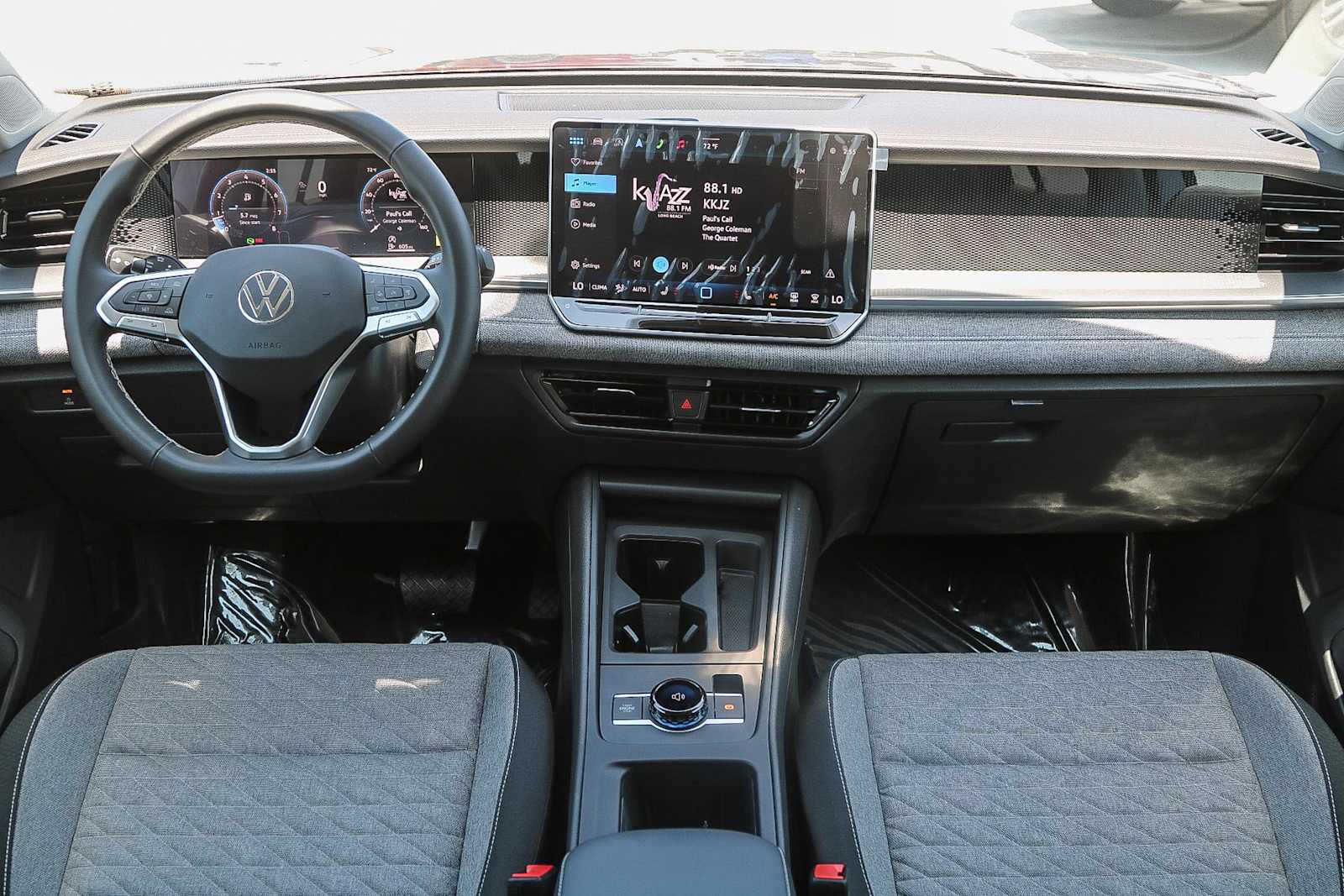 Thumbnail: 2025 Volkswagen Tiguan - 14