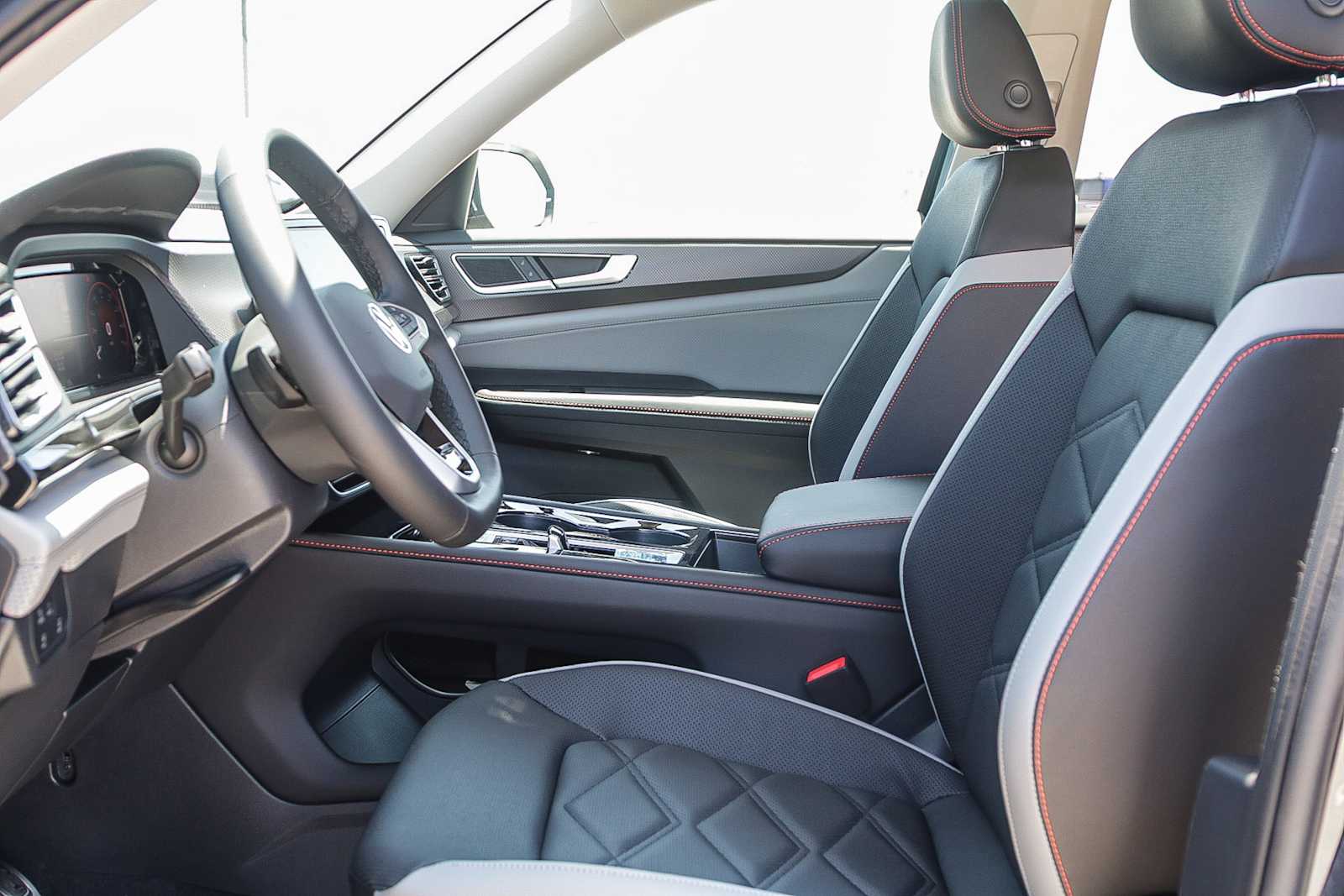 Thumbnail: 2025 Volkswagen Atlas - 18