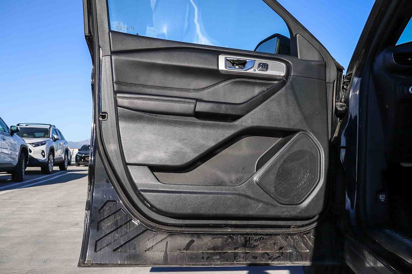 Thumbnail: 2020 Ford Explorer - 24