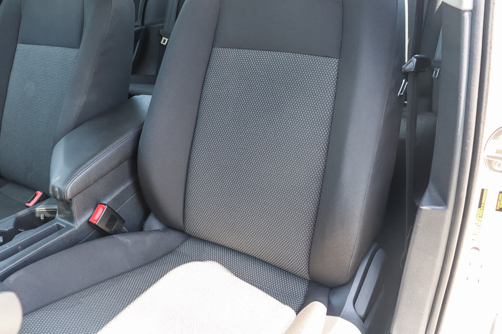 Thumbnail: 2019 Volkswagen Jetta - 24