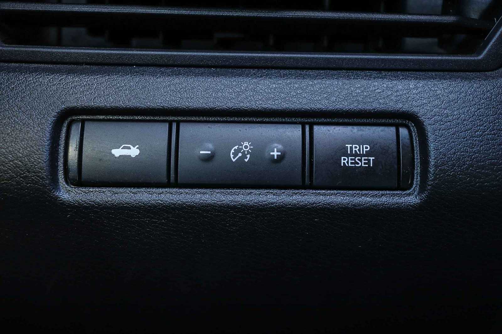 Thumbnail: 2020 Nissan Altima - 23