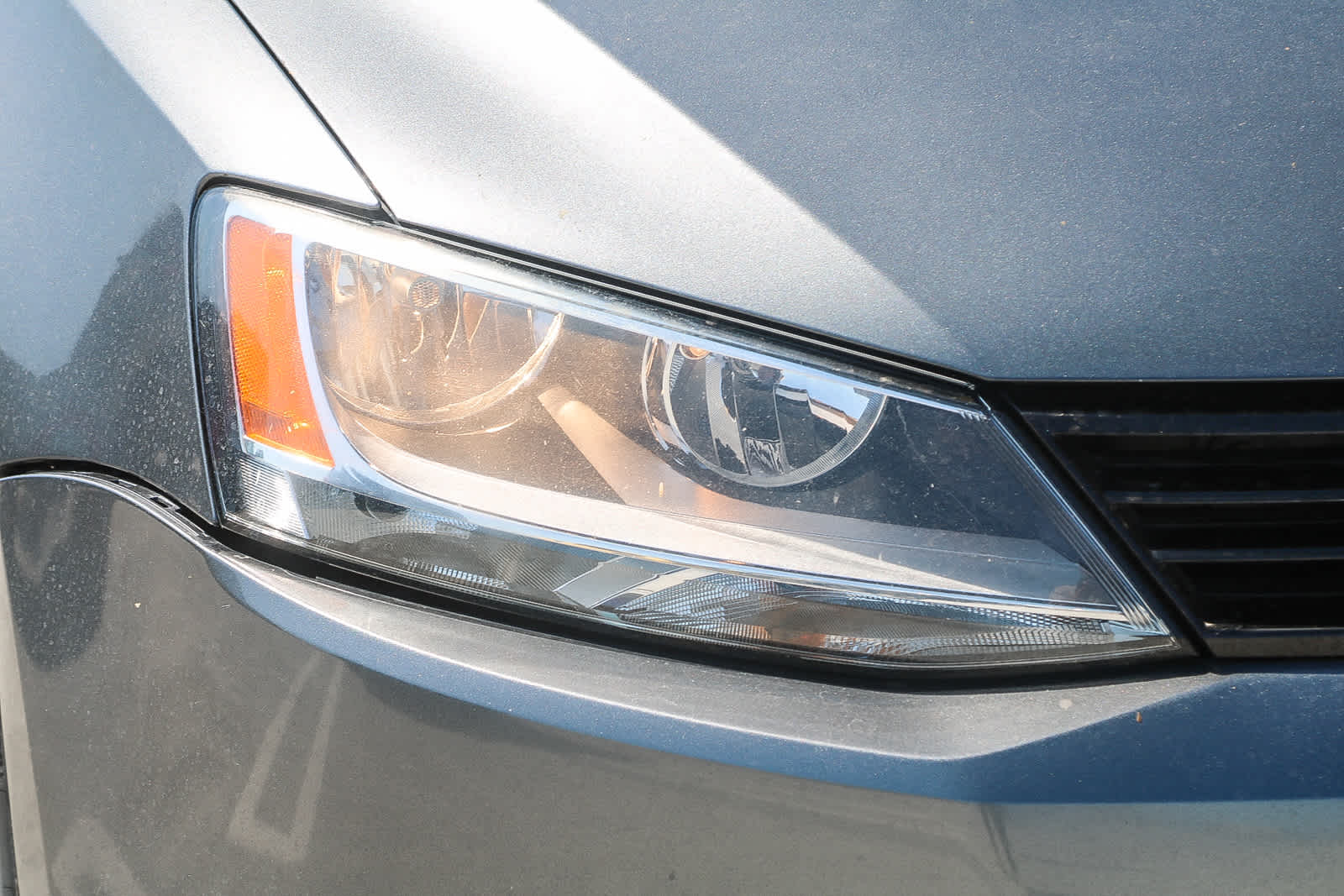 Thumbnail: 2011 Volkswagen Jetta - 4