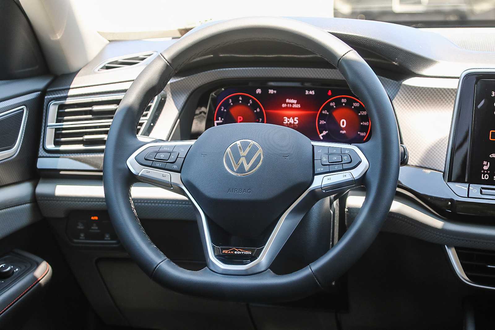 Thumbnail: 2025 Volkswagen Atlas - 16