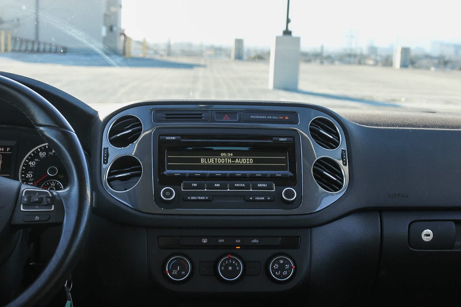2014 Volkswagen Tiguan S 12