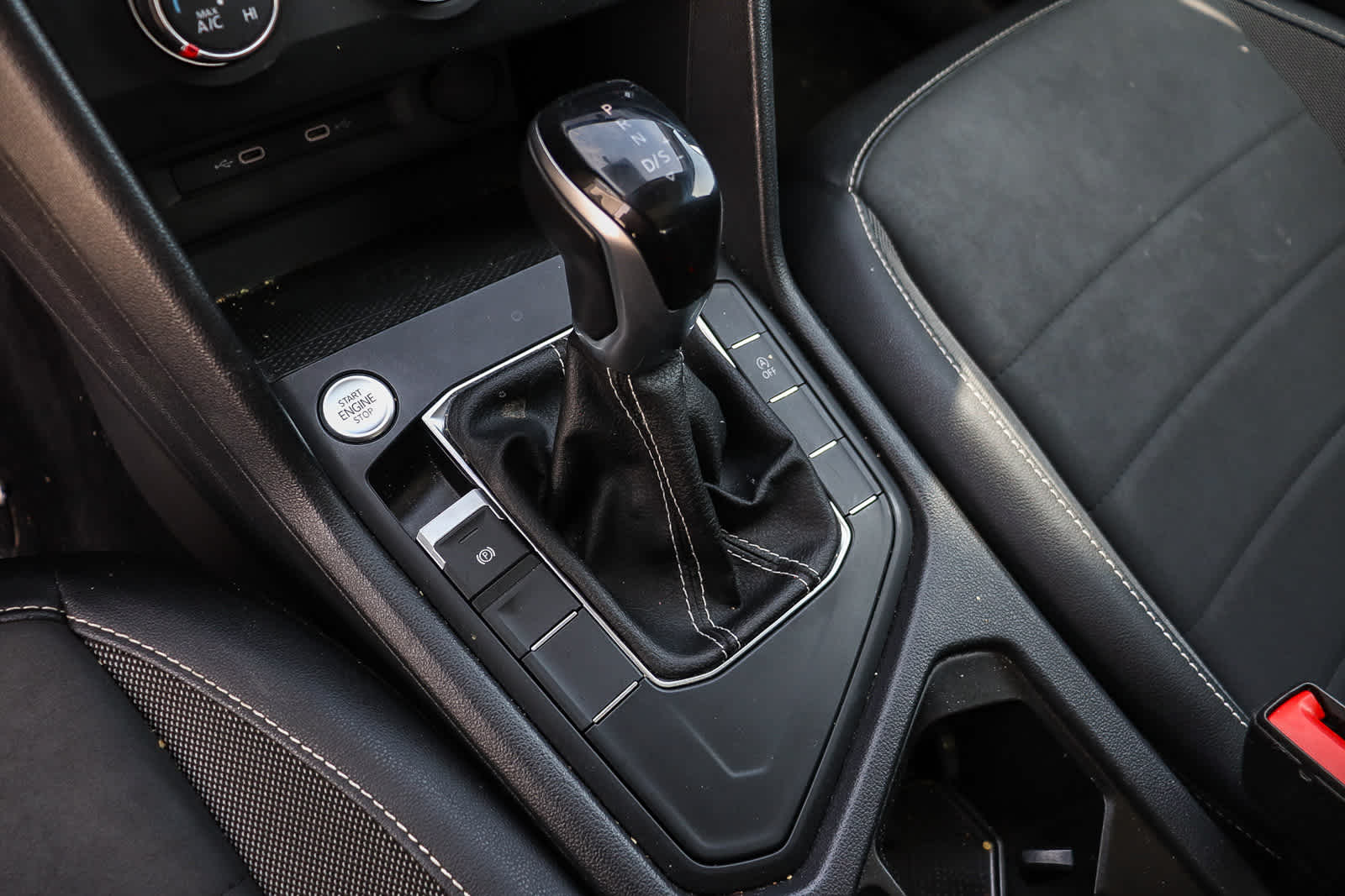 Thumbnail: 2022 Volkswagen Taos - 20