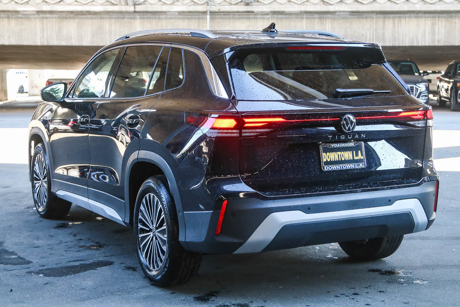Thumbnail: 2025 Volkswagen Tiguan - 8