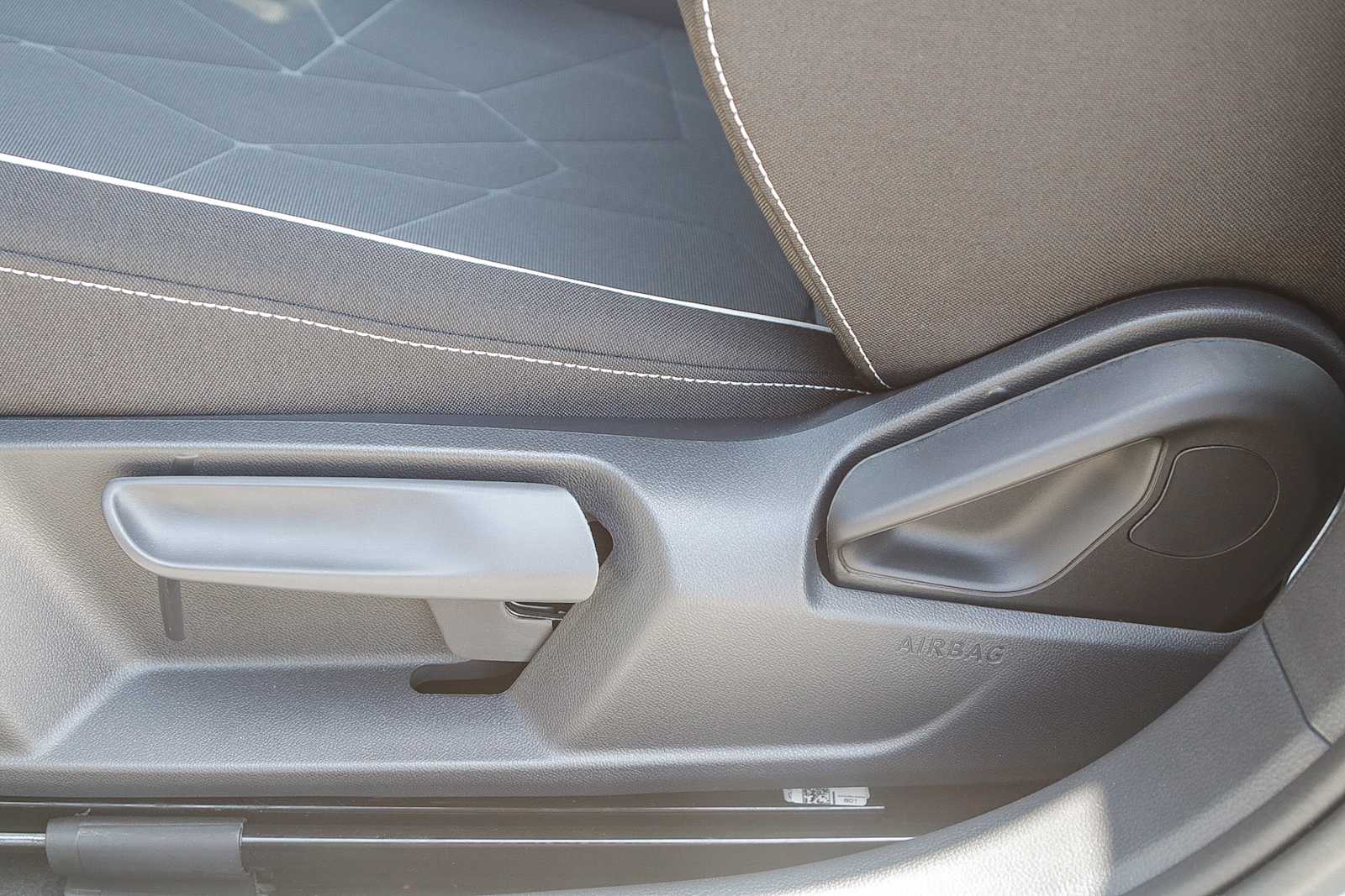 Thumbnail: 2025 Volkswagen Jetta - 22