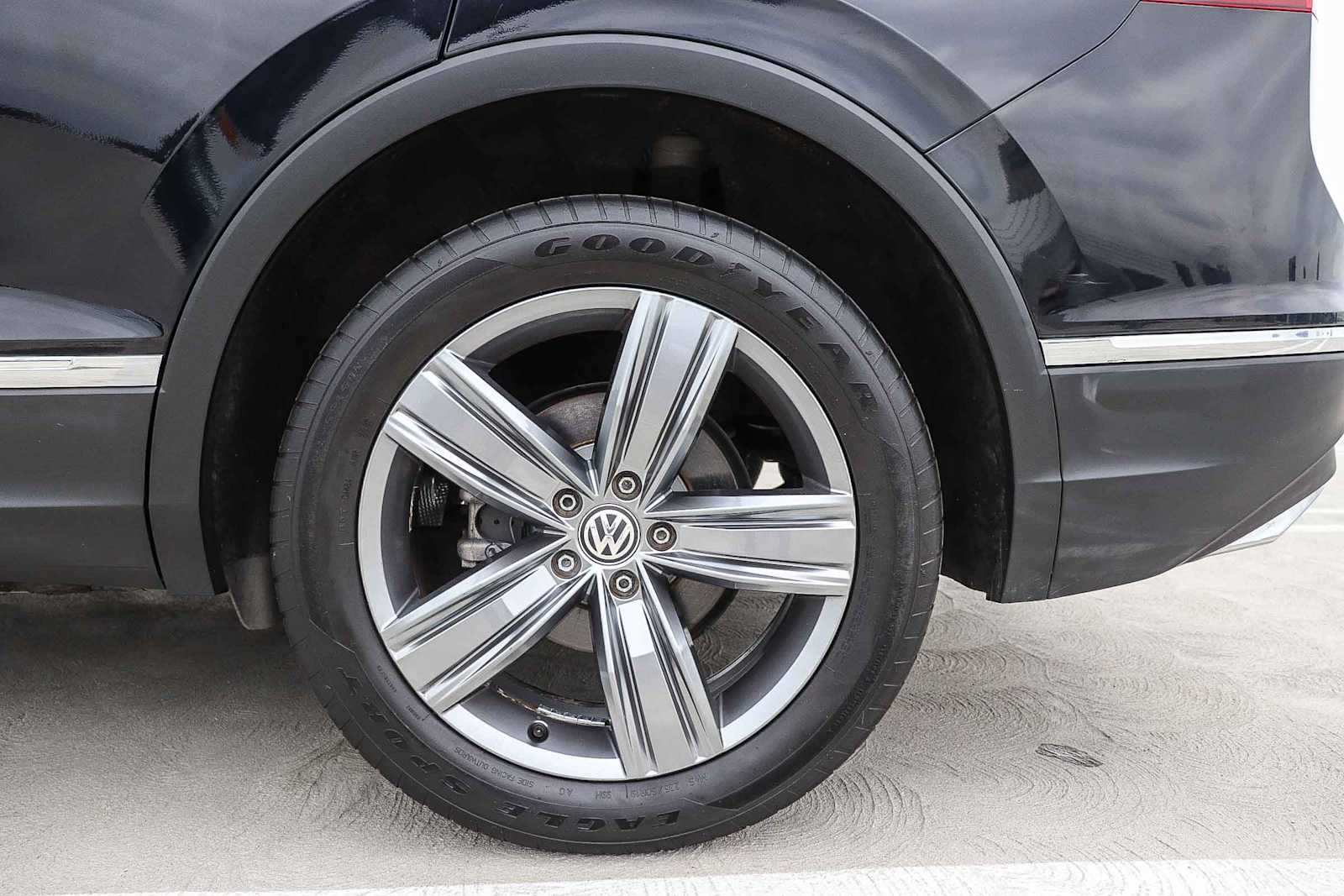 Thumbnail: 2018 Volkswagen Tiguan - 10