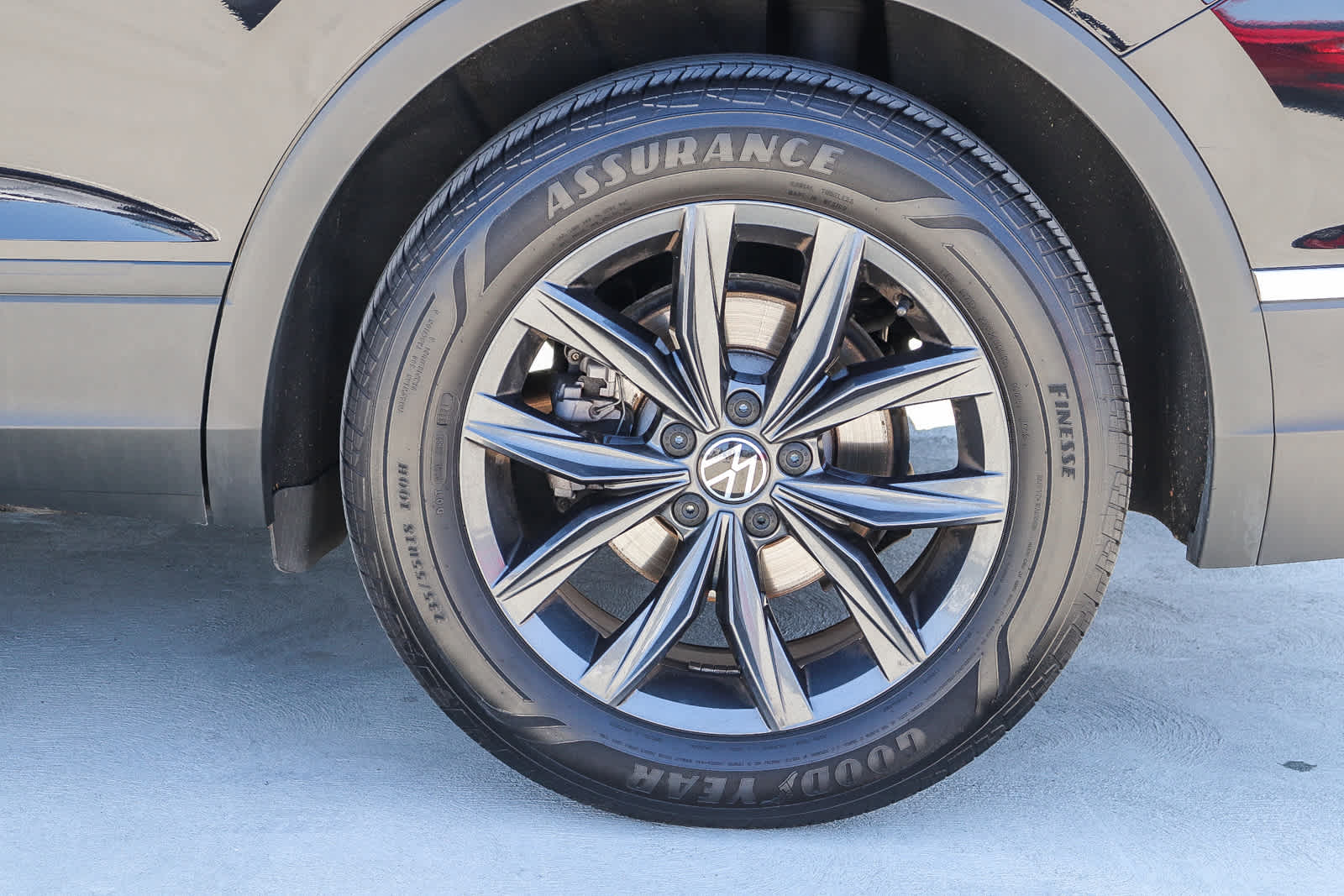 Thumbnail: 2022 Volkswagen Tiguan - 11