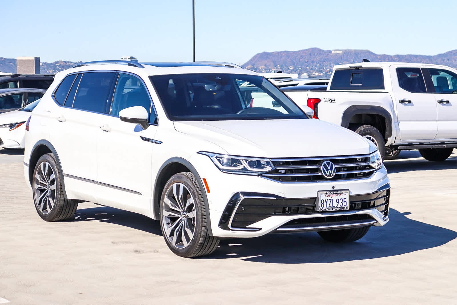 Thumbnail: 2022 Volkswagen Tiguan - 3