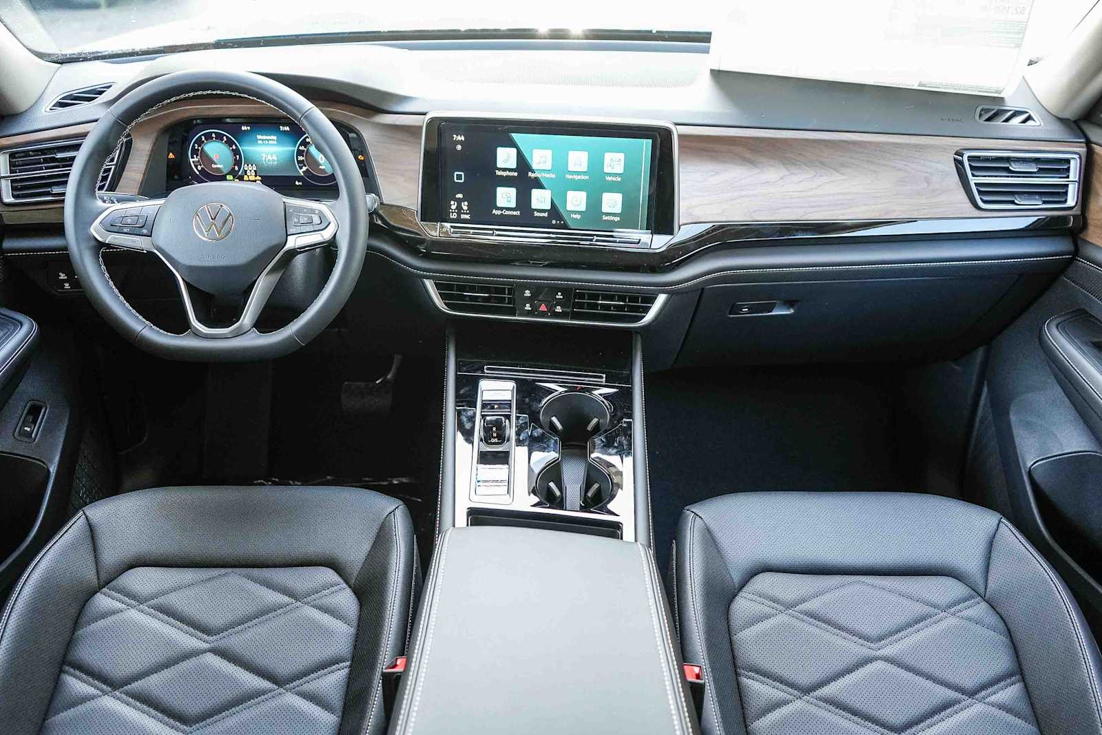 Thumbnail: 2026 Volkswagen Atlas - 14