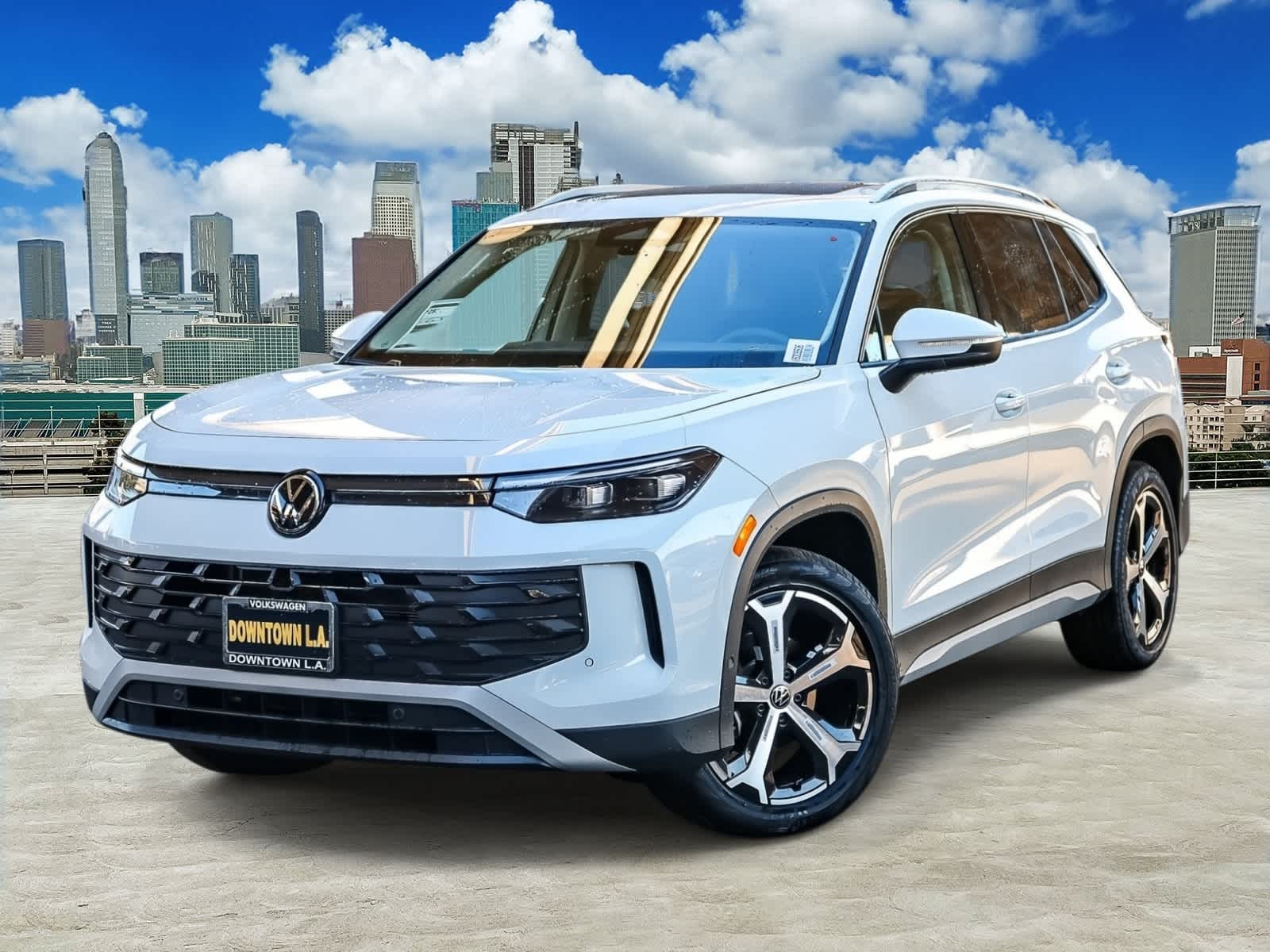 2026 Volkswagen Tiguan 2.0T SE's photo