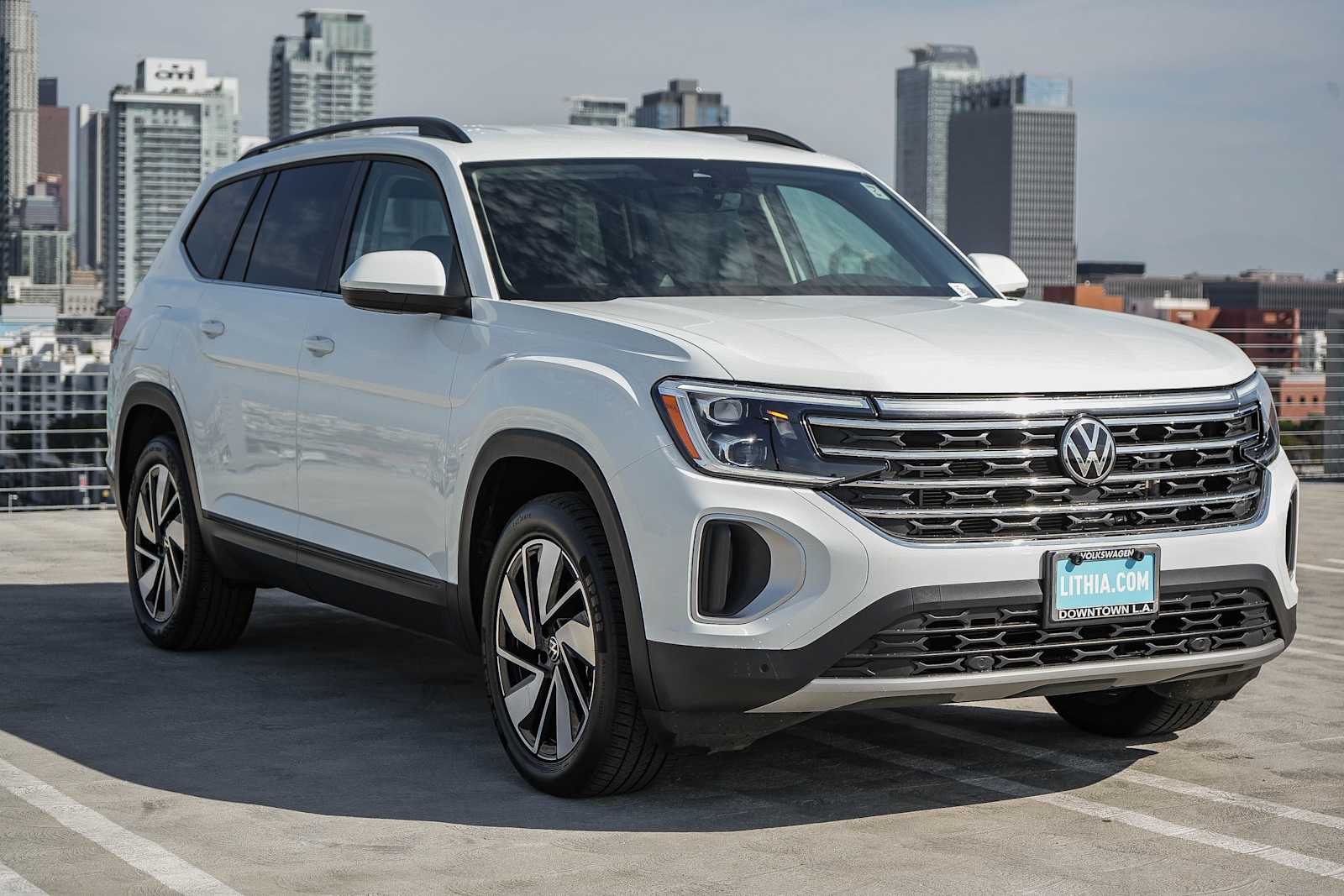 Thumbnail: 2024 Volkswagen Atlas - 3