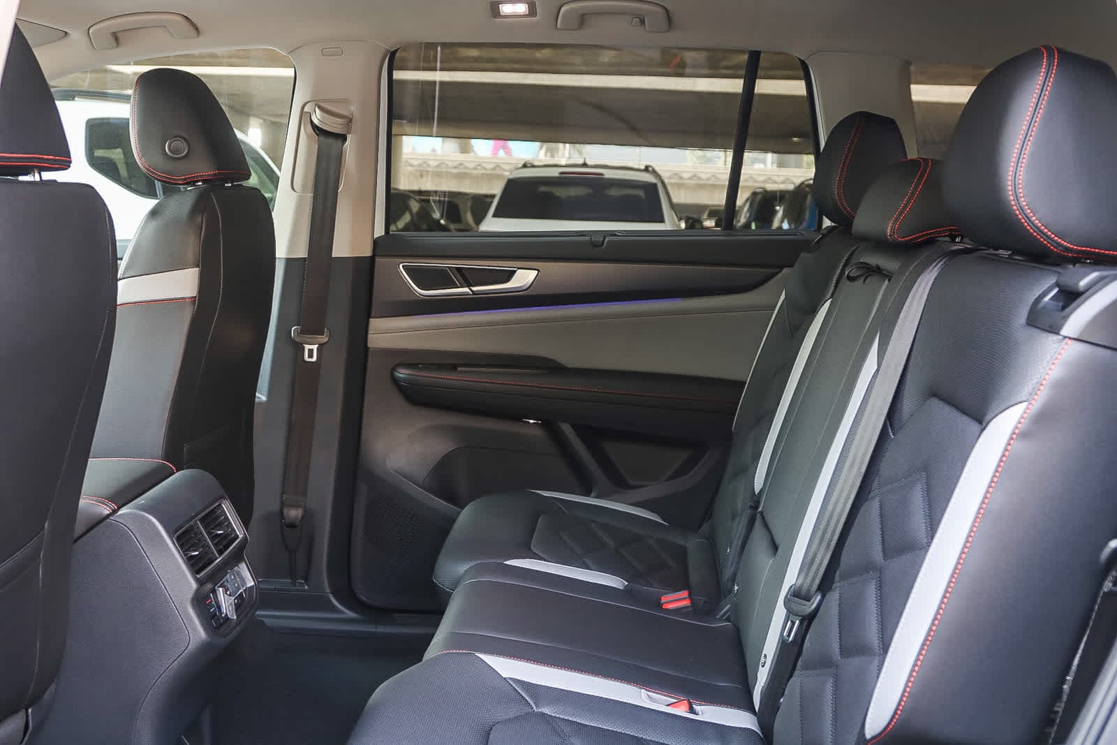 Thumbnail: 2025 Volkswagen Atlas - 18