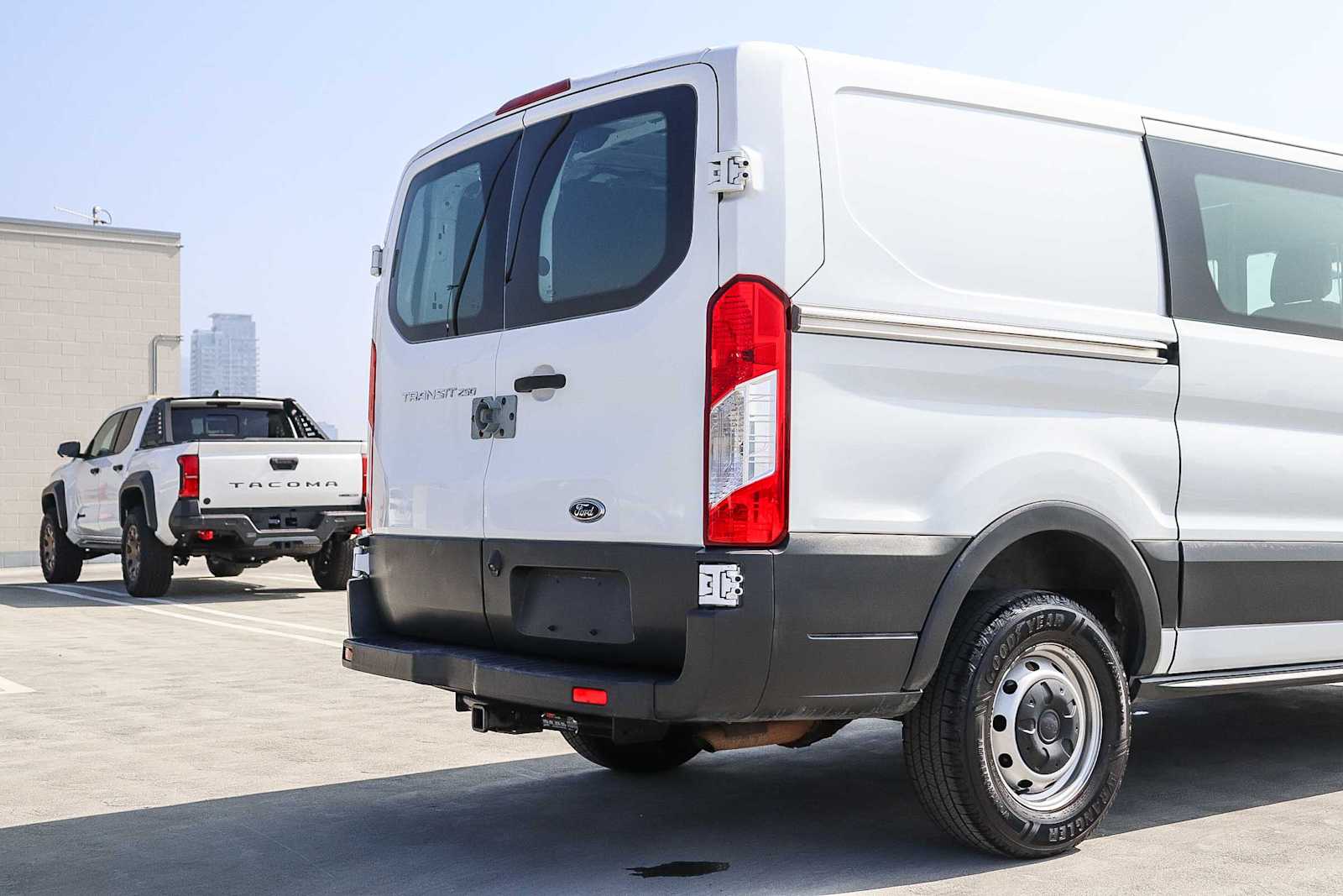 Thumbnail: 2015 Ford Transit Series - 9