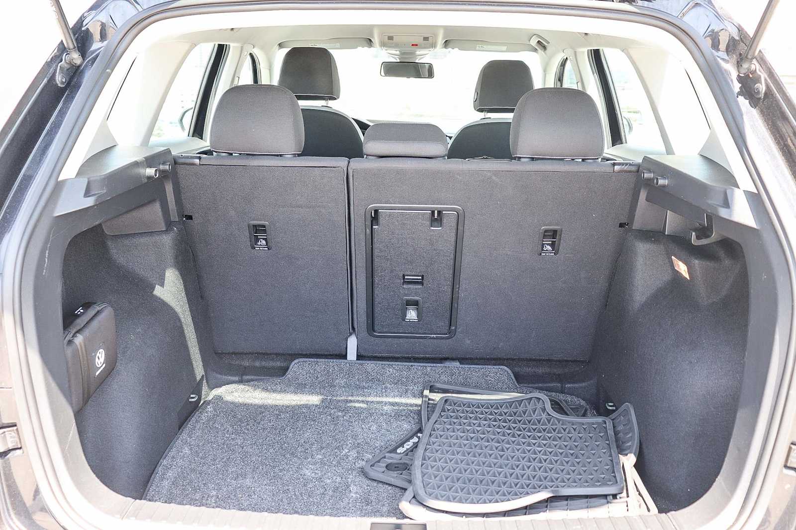 Thumbnail: 2022 Volkswagen Taos - 18